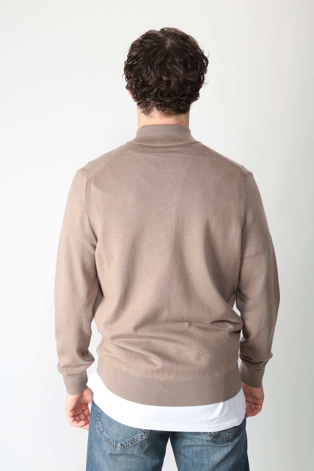 https://admin.shopify.com/store/gulieshop/products/16596135018845#:~:text=https%3A//www.gulieshop.it%20%E2%80%BA%20products%20%E2%80%BA%20diktat%2Dmaglia%2Dmezza%2Dzip%2Ddk27%2D909