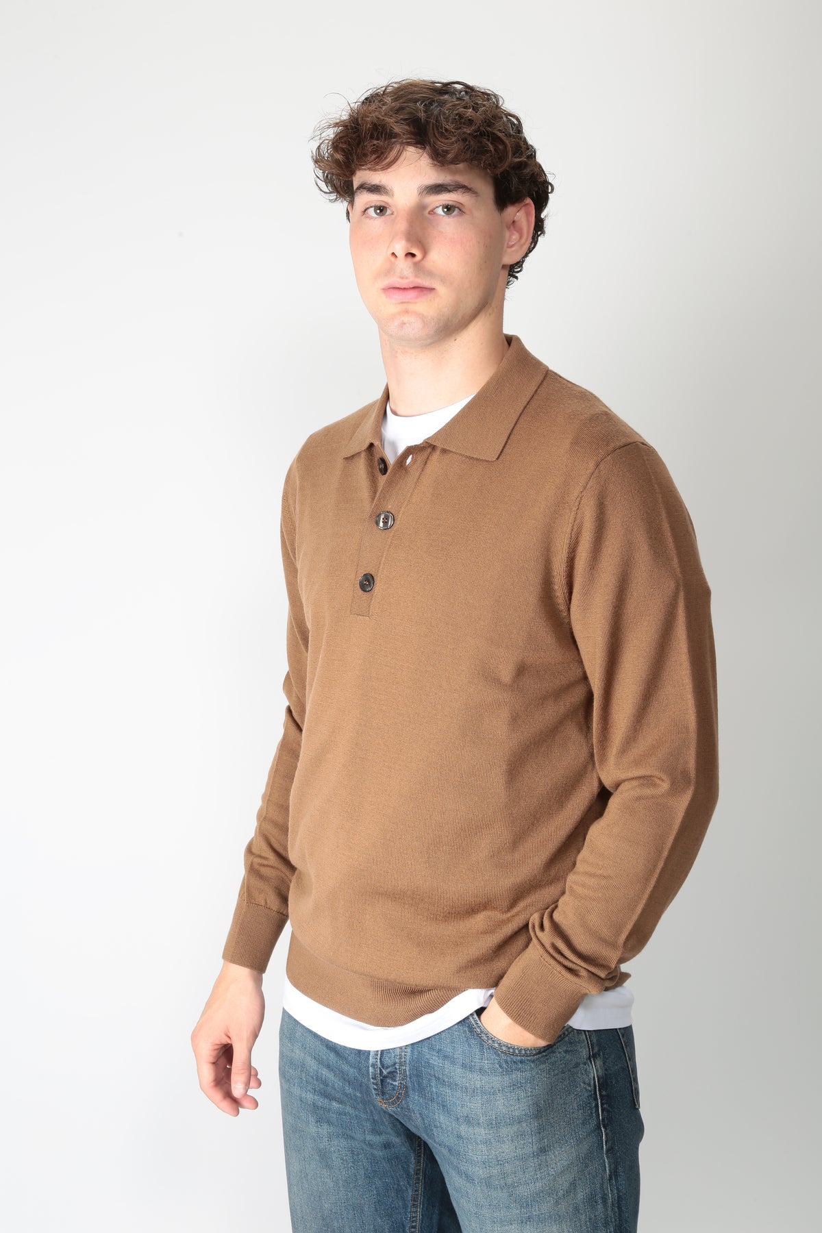 https://admin.shopify.com/store/gulieshop/products/16596134756701#:~:text=https%3A//www.gulieshop.it%20%E2%80%BA%20products%20%E2%80%BA%20diktat%2Dmaglia%2Dpolo%2Din%2Dlana%2Dmerino%2Ddk27%2D005