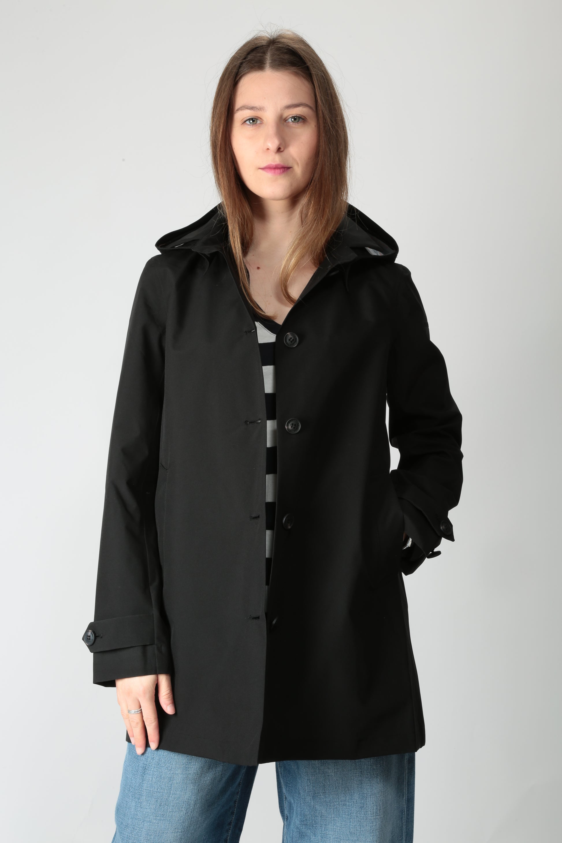 https://admin.shopify.com/store/gulieshop/products/15308730532189#:~:text=https%3A//www.gulieshop.it%20%E2%80%BA%20products%20%E2%80%BA%20save%2Dthe%2Dduck%2Dimpermeabile%2Dcon%2Dcappuccio%2Dd42250w%2Dgrin20%2Dapril%2D1