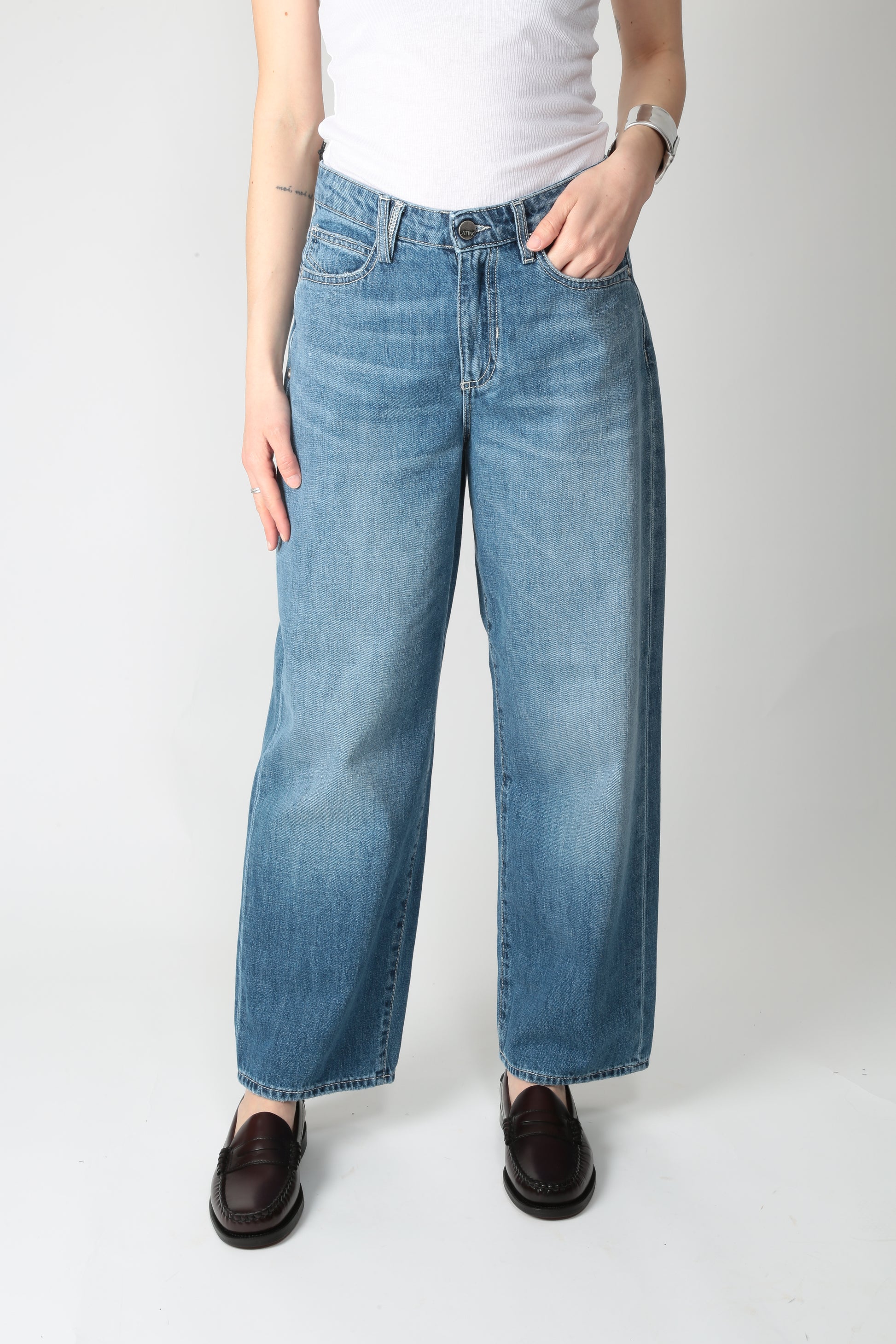 https://admin.shopify.com/store/gulieshop/products/15290050773341#:~:text=https%3A//www.gulieshop.it%20%E2%80%BA%20products%20%E2%80%BA%20latino%2Djeans%2Dballon%2Dpa151dmd069%2Dvittoria