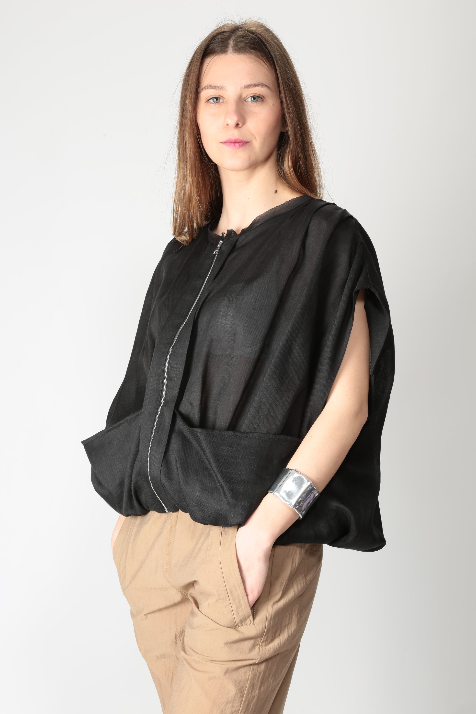 https://admin.shopify.com/store/gulieshop/products/15308812058973#:~:text=https%3A//www.gulieshop.it%20%E2%80%BA%20products%20%E2%80%BA%20tela%2Dgilet%2Din%2Dramie%2Dzimpa