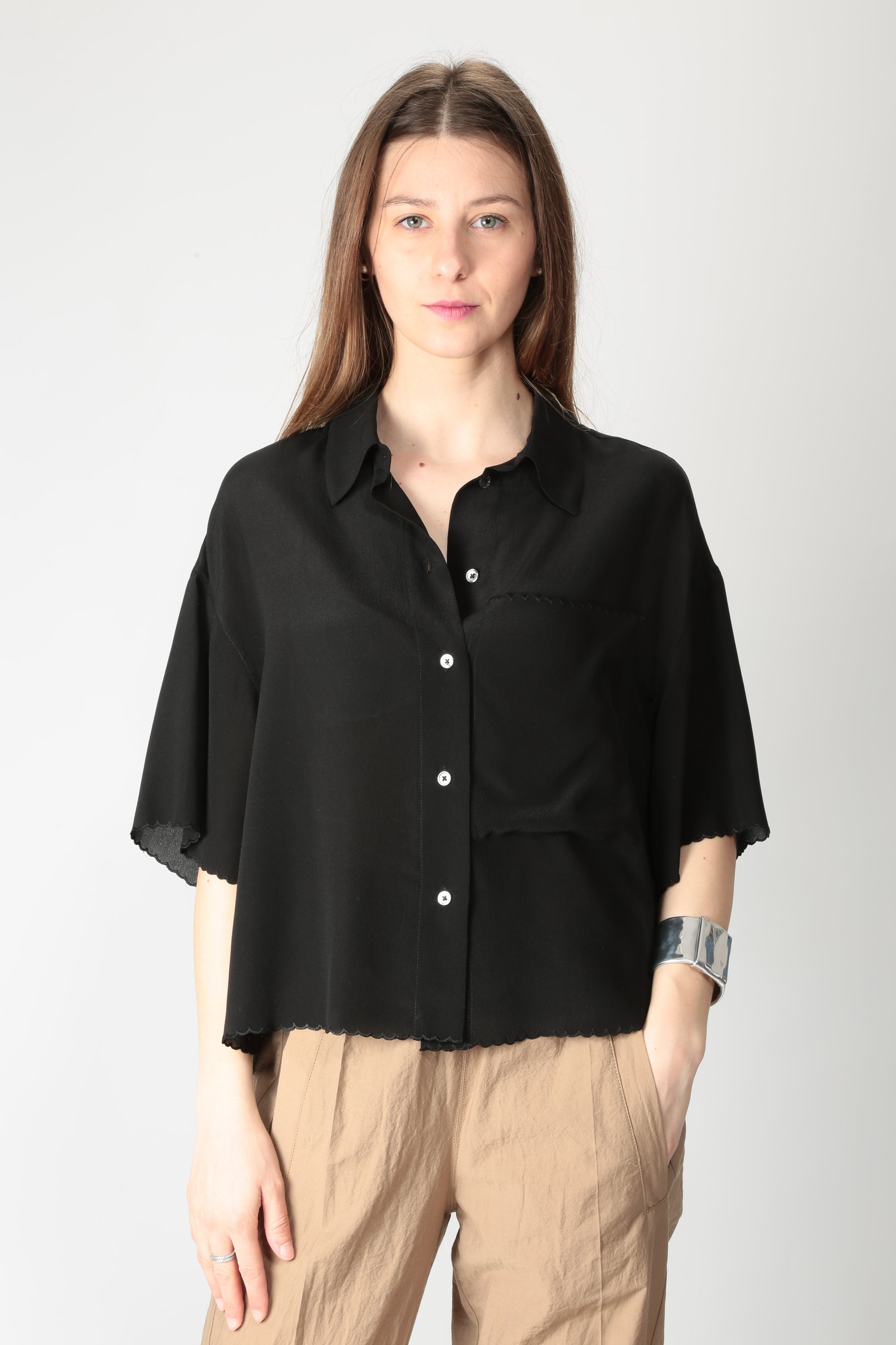https://admin.shopify.com/store/gulieshop/products/15308812124509#:~:text=https%3A//www.gulieshop.it%20%E2%80%BA%20products%20%E2%80%BA%20tela%2Dcamicia%2Din%2Dseta%2Dclinio