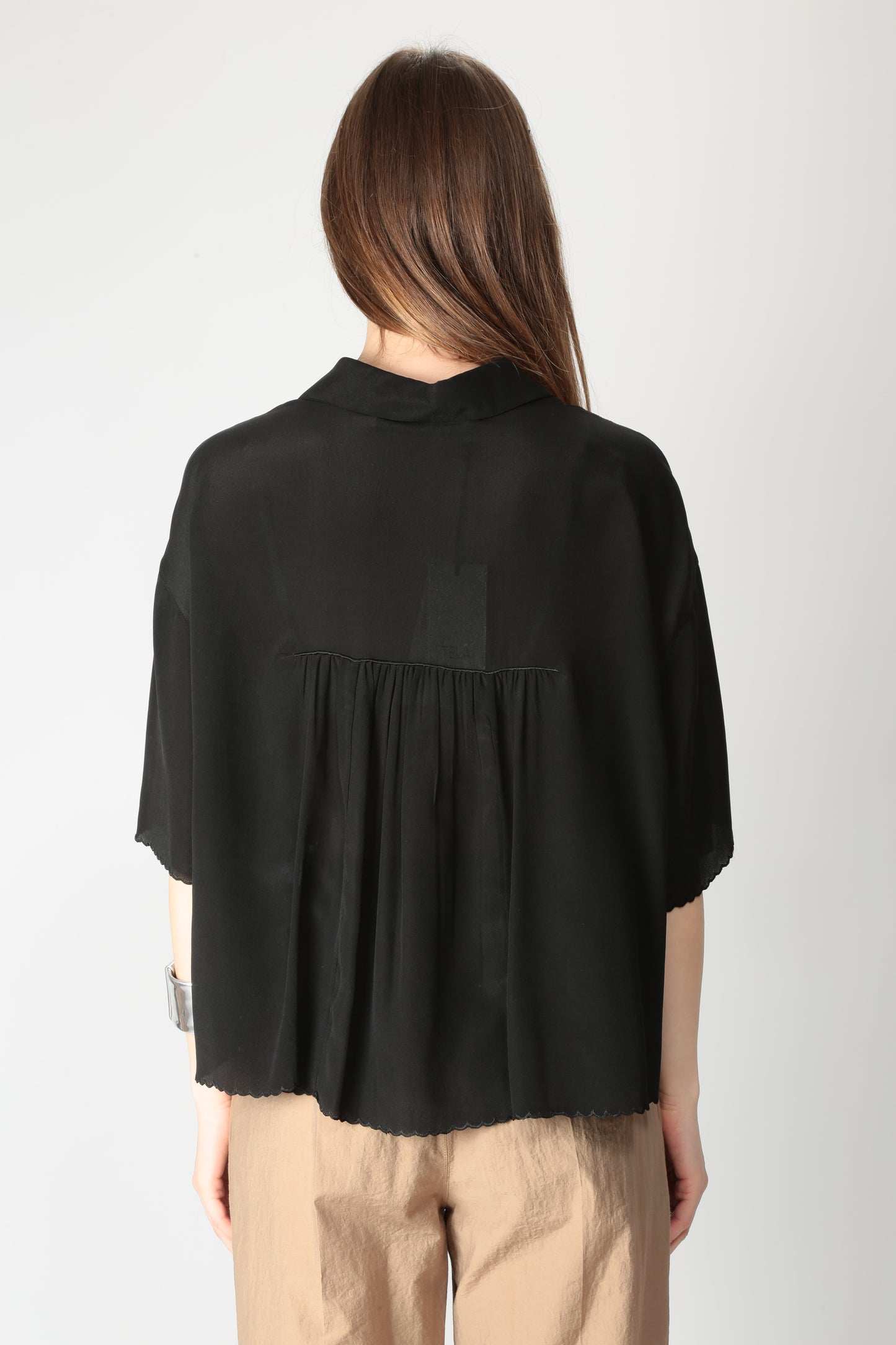 https://admin.shopify.com/store/gulieshop/products/15308812124509#:~:text=https%3A//www.gulieshop.it%20%E2%80%BA%20products%20%E2%80%BA%20tela%2Dcamicia%2Din%2Dseta%2Dclinio