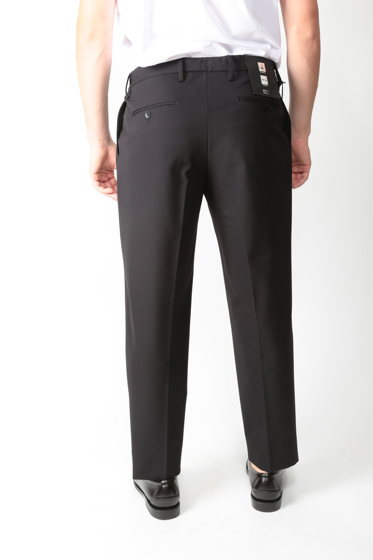https://admin.shopify.com/store/gulieshop/products/16596135084381#:~:text=https%3A//www.gulieshop.it%20%E2%80%BA%20products%20%E2%80%BA%20briglia%2Dpantalone%2Din%2Dtessuto%2Dtecnico%2Dportobellop%2D400146