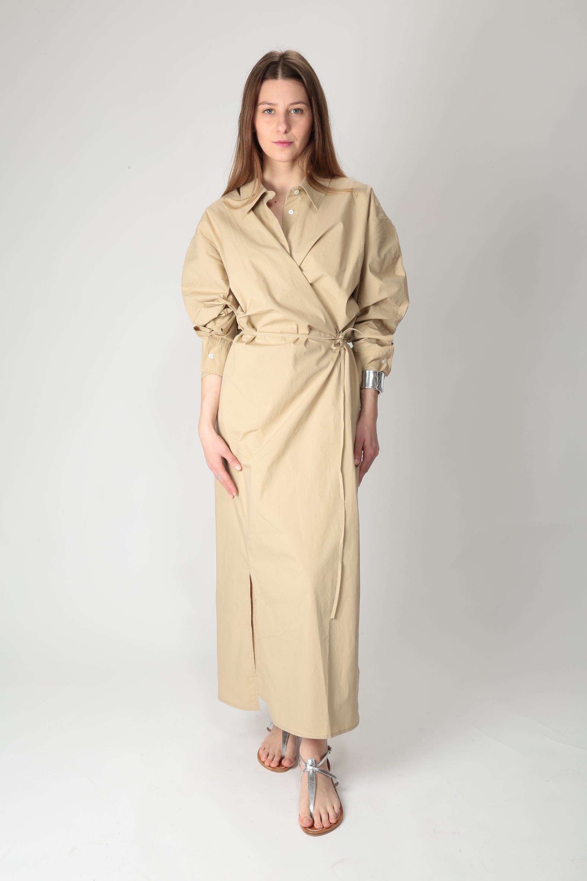 https://admin.shopify.com/store/gulieshop/products/15400672067933#:~:text=https%3A//www.gulieshop.it%20%E2%80%BA%20products%20%E2%80%BA%20r%2Dcollina%2Dabito%2Dchemisier%2Dwrap%2Db51235