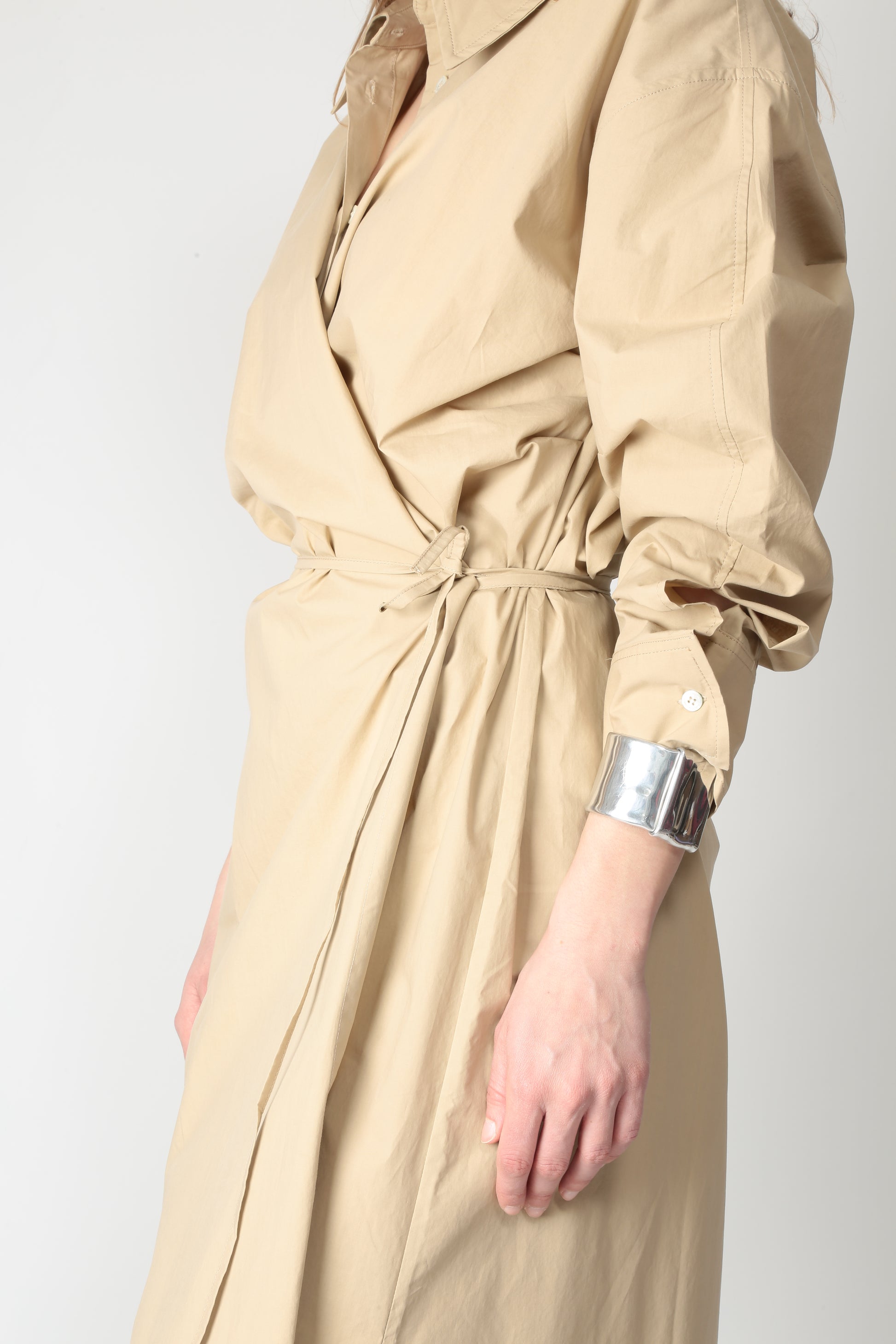 https://admin.shopify.com/store/gulieshop/products/15400672067933#:~:text=https%3A//www.gulieshop.it%20%E2%80%BA%20products%20%E2%80%BA%20r%2Dcollina%2Dabito%2Dchemisier%2Dwrap%2Db51235