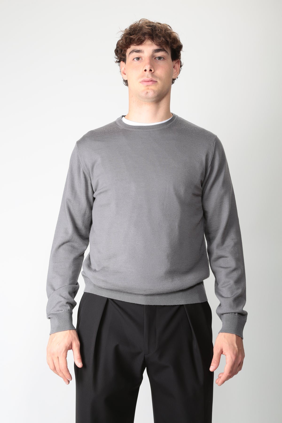 https://admin.shopify.com/store/gulieshop/products/16596116635997#:~:text=https%3A//www.gulieshop.it%20%E2%80%BA%20products%20%E2%80%BA%20d%2Dfiesoli%2Dmaglia%2Dmerino%2Dextrafine%2Ddf0020