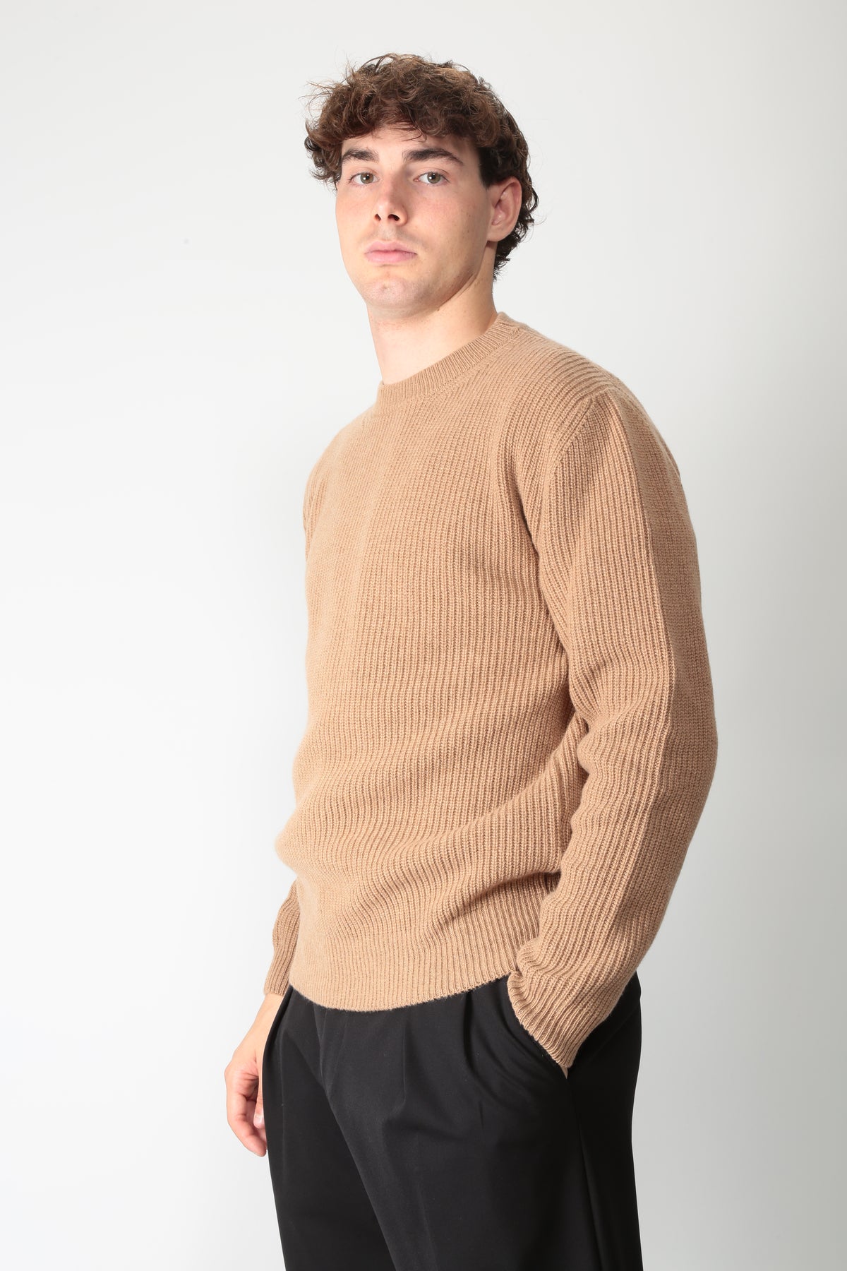 https://admin.shopify.com/store/gulieshop/products/16596117553501#:~:text=https%3A//www.gulieshop.it%20%E2%80%BA%20products%20%E2%80%BA%20d%2Dfiesoli%2Dmaglia%2Da%2Dcoste%2Din%2Dcachemire%2Dws3390%2D1