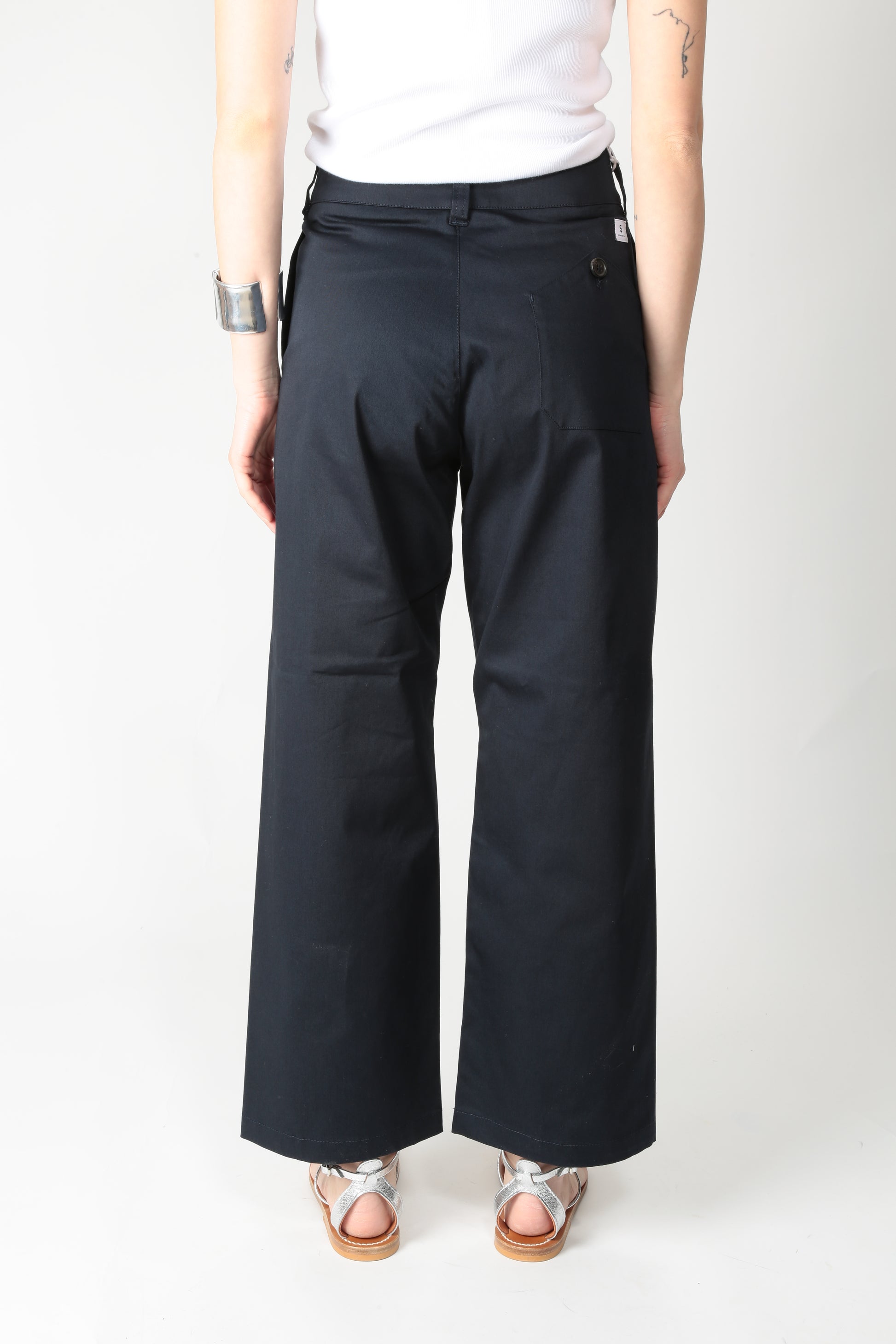 https://admin.shopify.com/store/gulieshop/products/15290050871645#:~:text=https%3A//www.gulieshop.it%20%E2%80%BA%20products%20%E2%80%BA%20department%2D5%2Dpantalone%2Dlargo%2Din%2Dcotone%2Ddue%2Dpant%2Ddp05150m2ts0050000%2D1