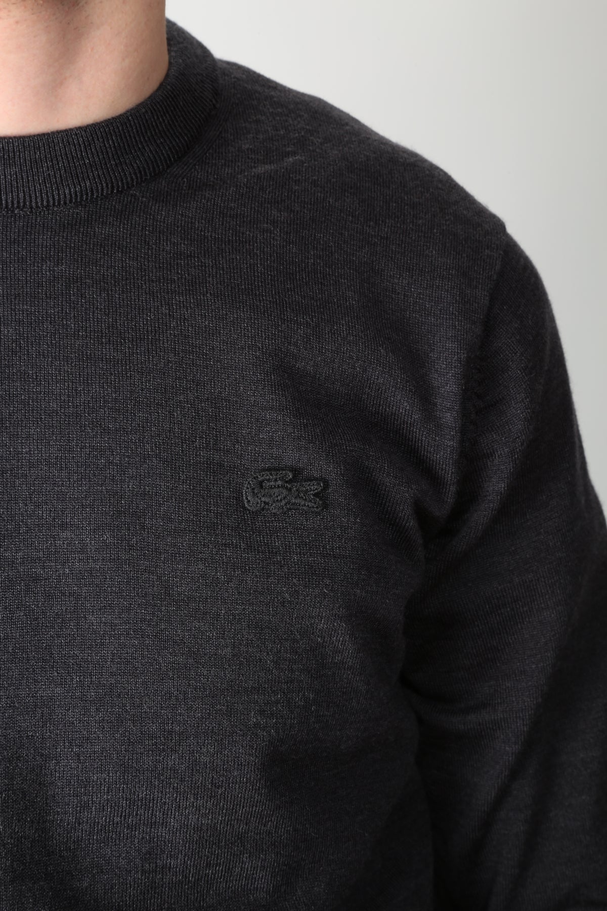 https://admin.shopify.com/store/gulieshop/products/16596098711901#:~:text=Gulie%20Atelier-,https%3A//www.gulieshop.it%20%E2%80%BA%20products%20%E2%80%BA%20lacoste%2Dmaglia%2Din%2Dlana%2Drasata%2Dah1969,-Lacoste%20Maglia%20in