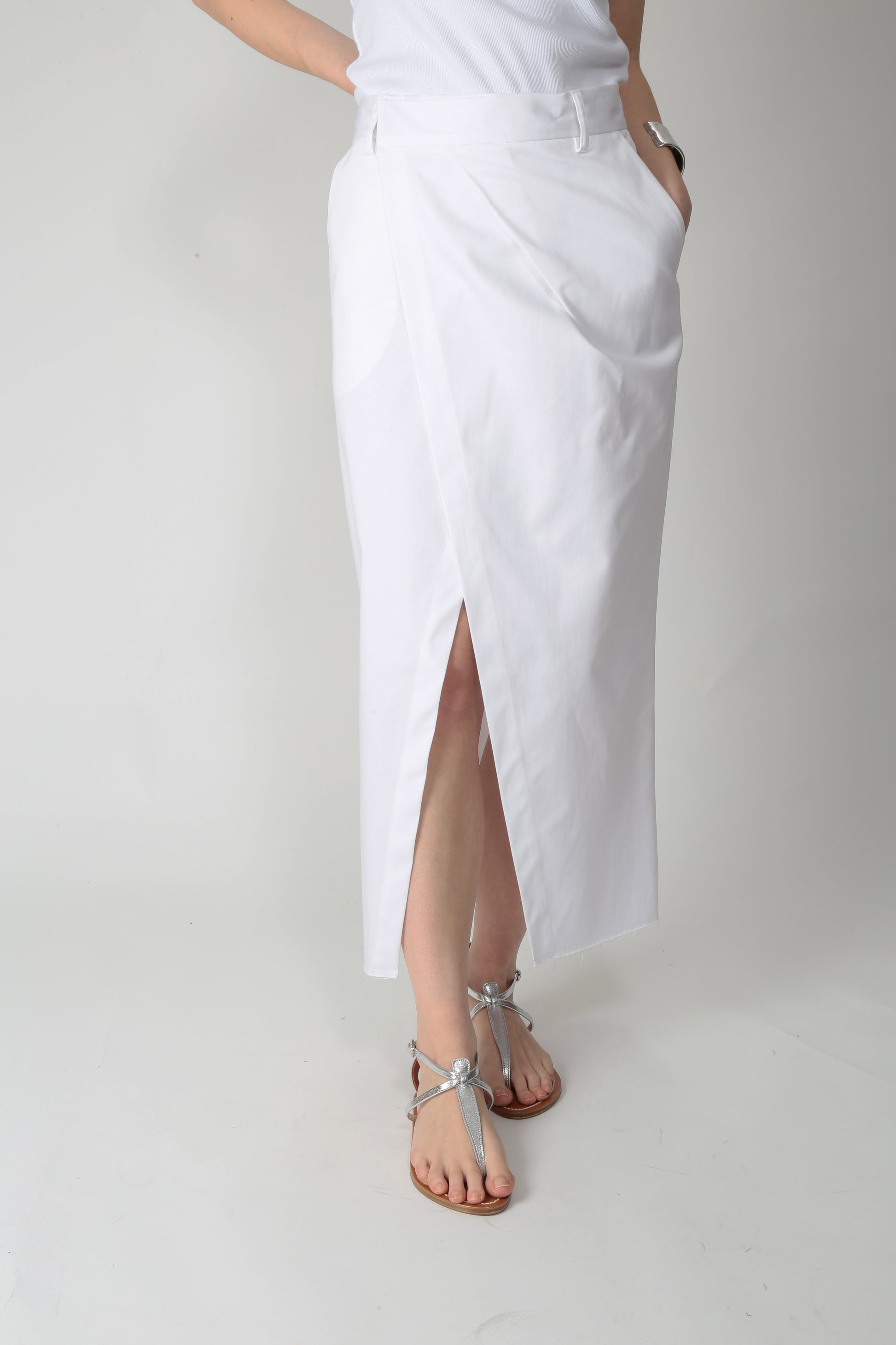 https://admin.shopify.com/store/gulieshop/products/15290025673053#:~:text=https%3A//www.gulieshop.it%20%E2%80%BA%20products%20%E2%80%BA%20the%2Dm%2Dgonna%2Dcon%2Dspacco%2Dcassis%2D1