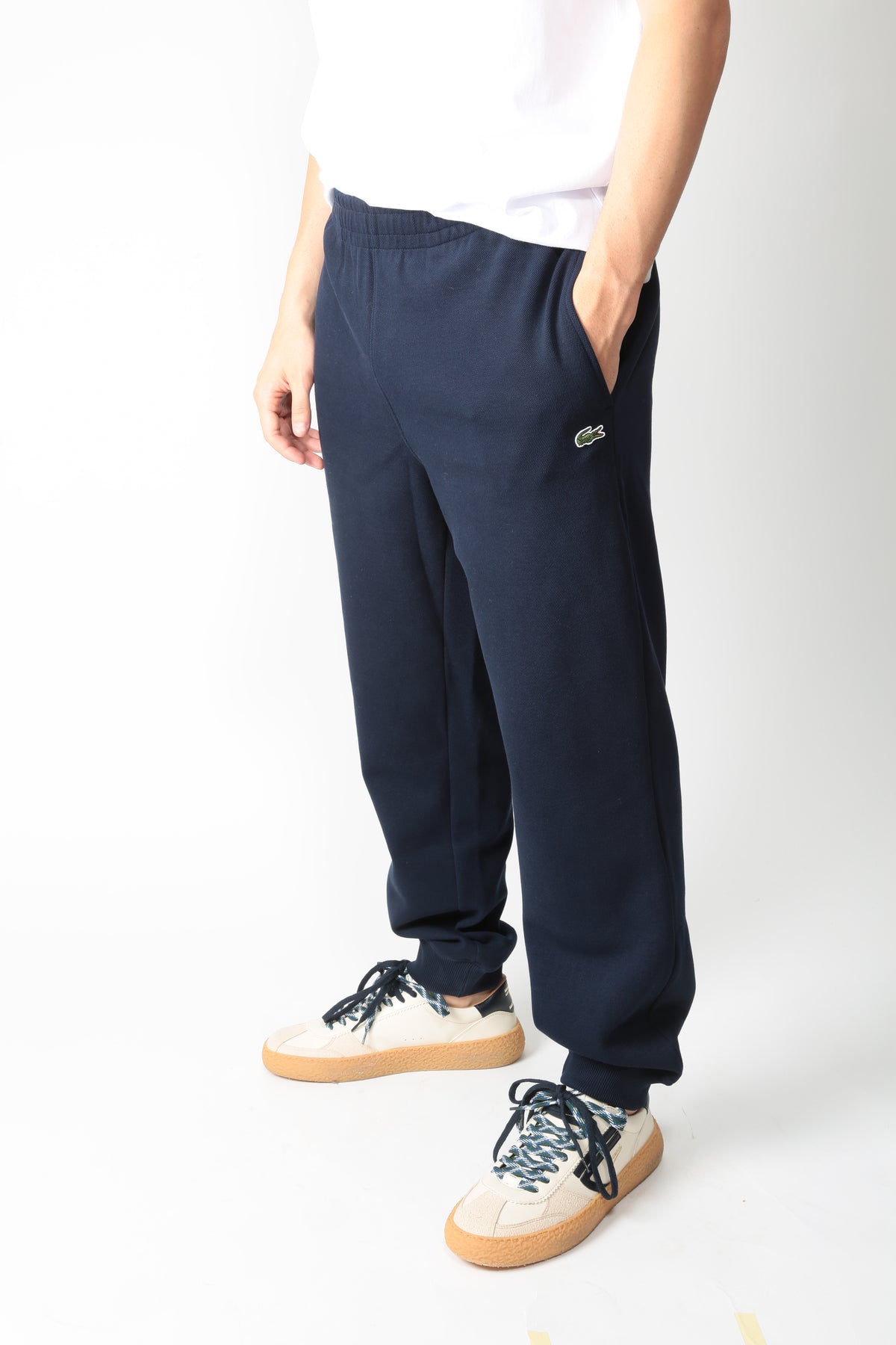 https://admin.shopify.com/store/gulieshop/products/16596098154845#:~:text=https%3A//www.gulieshop.it%20%E2%80%BA%20products%20%E2%80%BA%20lacoste%2Dpantalone%2Djogger%2Din%2Dpiquet%2Dxh9455
