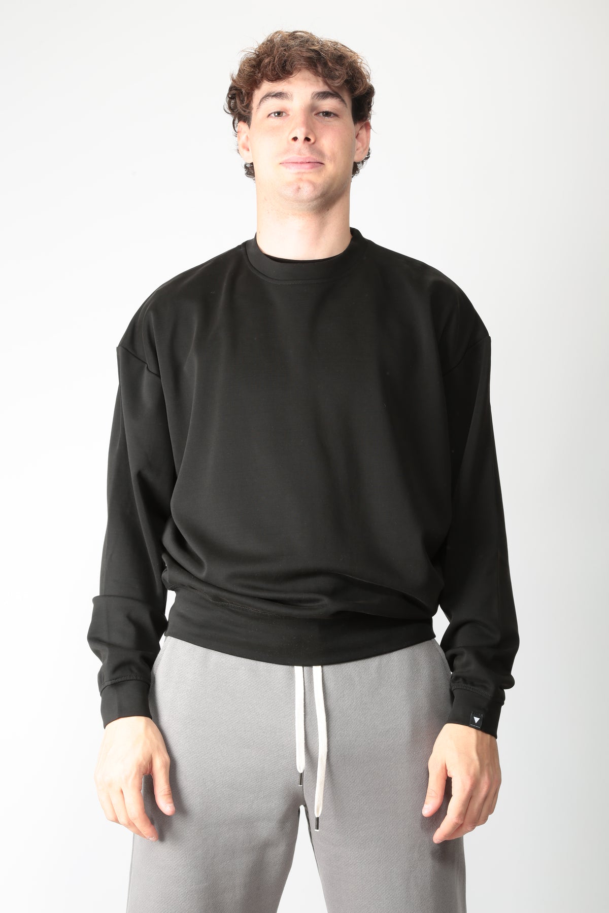 https://admin.shopify.com/store/gulieshop/products/16595776536925#:~:text=https%3A//www.gulieshop.it%20%E2%80%BA%20products%20%E2%80%BA%20whynotbrand%2Dfelpa%2Dgirocollo%2Dfl27%2D1