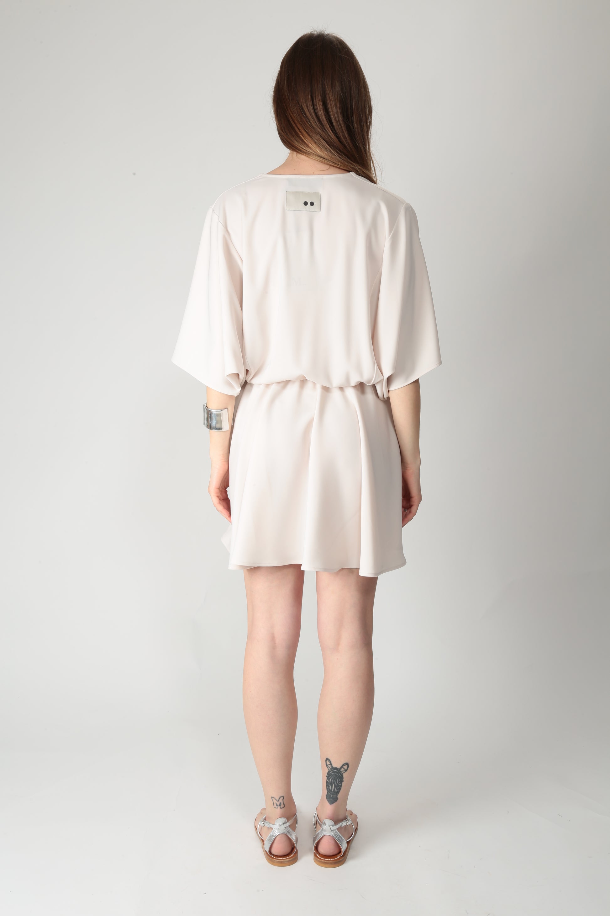 https://admin.shopify.com/store/gulieshop/products/15290025902429#:~:text=https%3A//www.gulieshop.it%20%E2%80%BA%20products%20%E2%80%BA%20the%2Dm%2Dabito%2Dcorto%2Ddavid