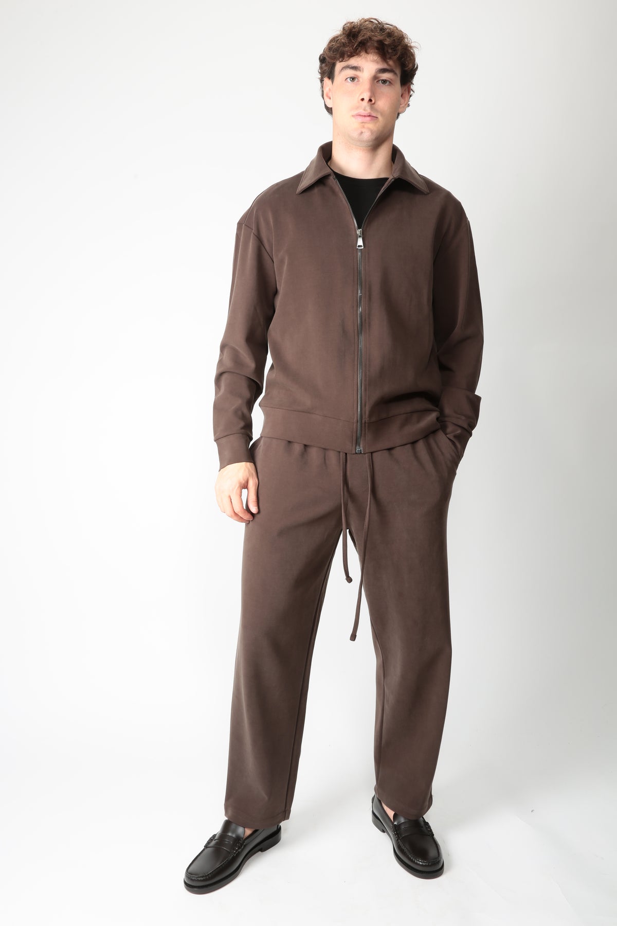 https://admin.shopify.com/store/gulieshop/products/16595776569693#:~:text=https%3A//www.gulieshop.it%20%E2%80%BA%20products%20%E2%80%BA%20whynotbrand%2Dfelpa%2Dcon%2Dzip%2Dfl26