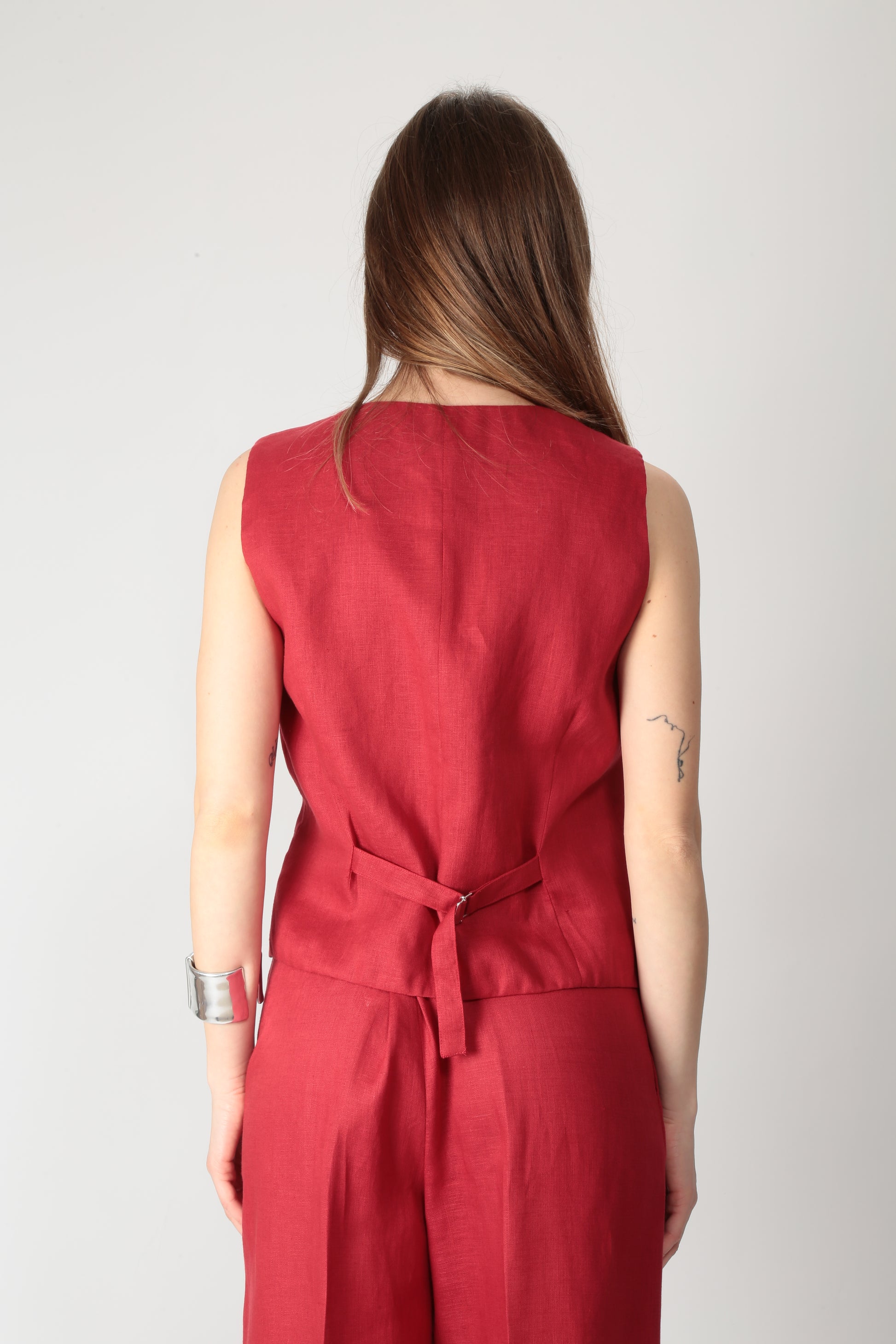 https://admin.shopify.com/store/gulieshop/products/15290034291037#:~:text=https%3A//www.gulieshop.it%20%E2%80%BA%20products%20%E2%80%BA%20l%2Dconti%2Dgilet%2Din%2Dlino%2Dsuzy%2Dl5sl43