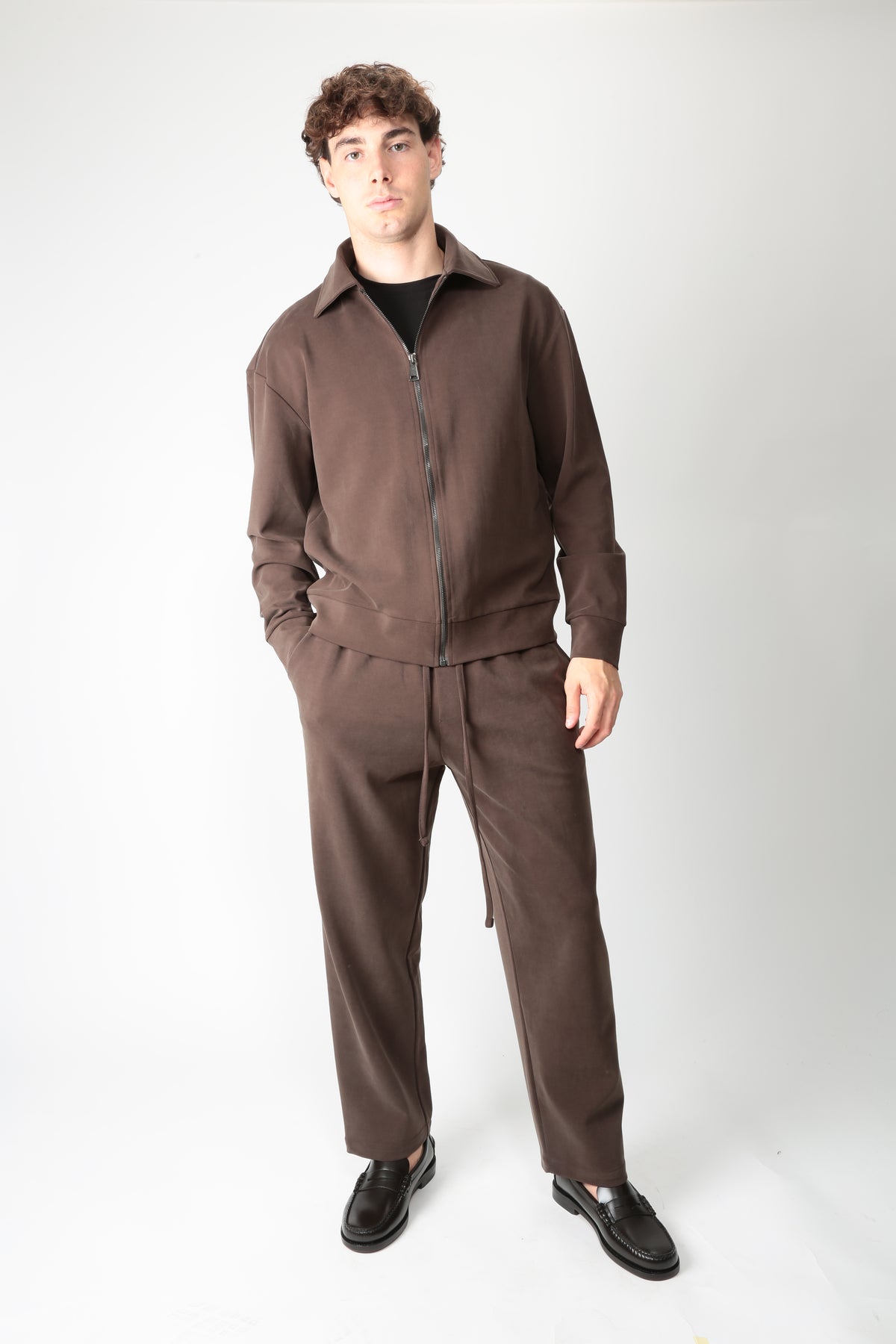 https://admin.shopify.com/store/gulieshop/products/16595776569693#:~:text=https%3A//www.gulieshop.it%20%E2%80%BA%20products%20%E2%80%BA%20whynotbrand%2Dfelpa%2Dcon%2Dzip%2Dfl26