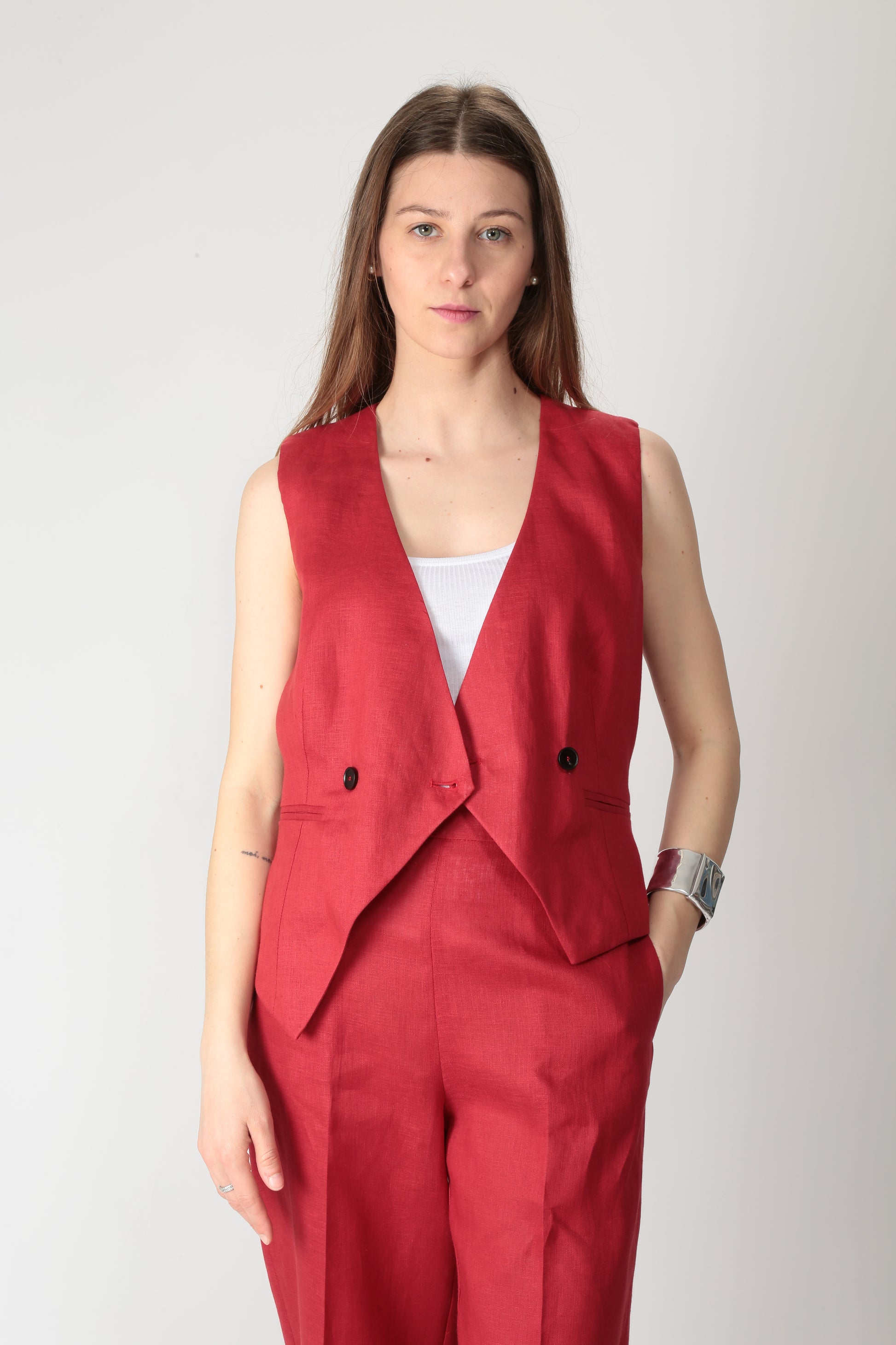 https://admin.shopify.com/store/gulieshop/products/15290034291037#:~:text=https%3A//www.gulieshop.it%20%E2%80%BA%20products%20%E2%80%BA%20l%2Dconti%2Dgilet%2Din%2Dlino%2Dsuzy%2Dl5sl43