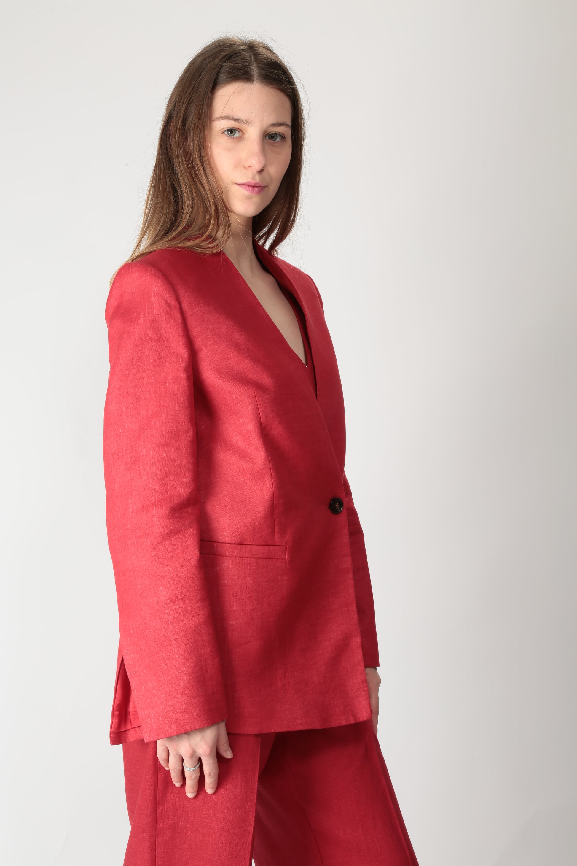 https://admin.shopify.com/store/gulieshop/products/15290034422109#:~:text=https%3A//www.gulieshop.it%20%E2%80%BA%20products%20%E2%80%BA%20l%2Dconti%2Dgiacca%2Dmonopetto%2Din%2Dlino%2Dl5sl48