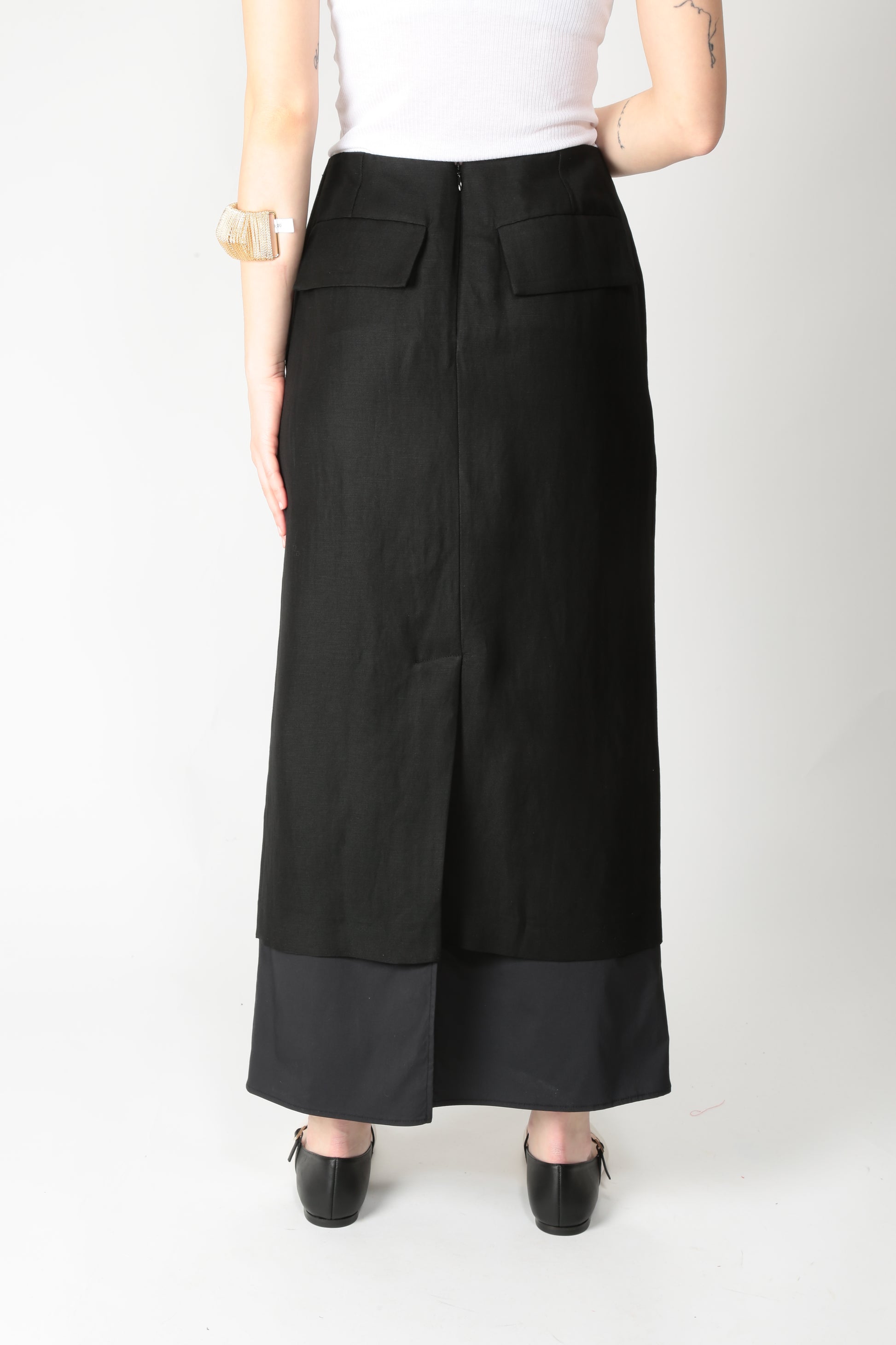 https://admin.shopify.com/store/gulieshop/products/15290035634525#:~:text=https%3A//www.gulieshop.it%20%E2%80%BA%20products%20%E2%80%BA%20l%2Dconti%2Dgonna%2Da%2Dtubino%2Df5sl75