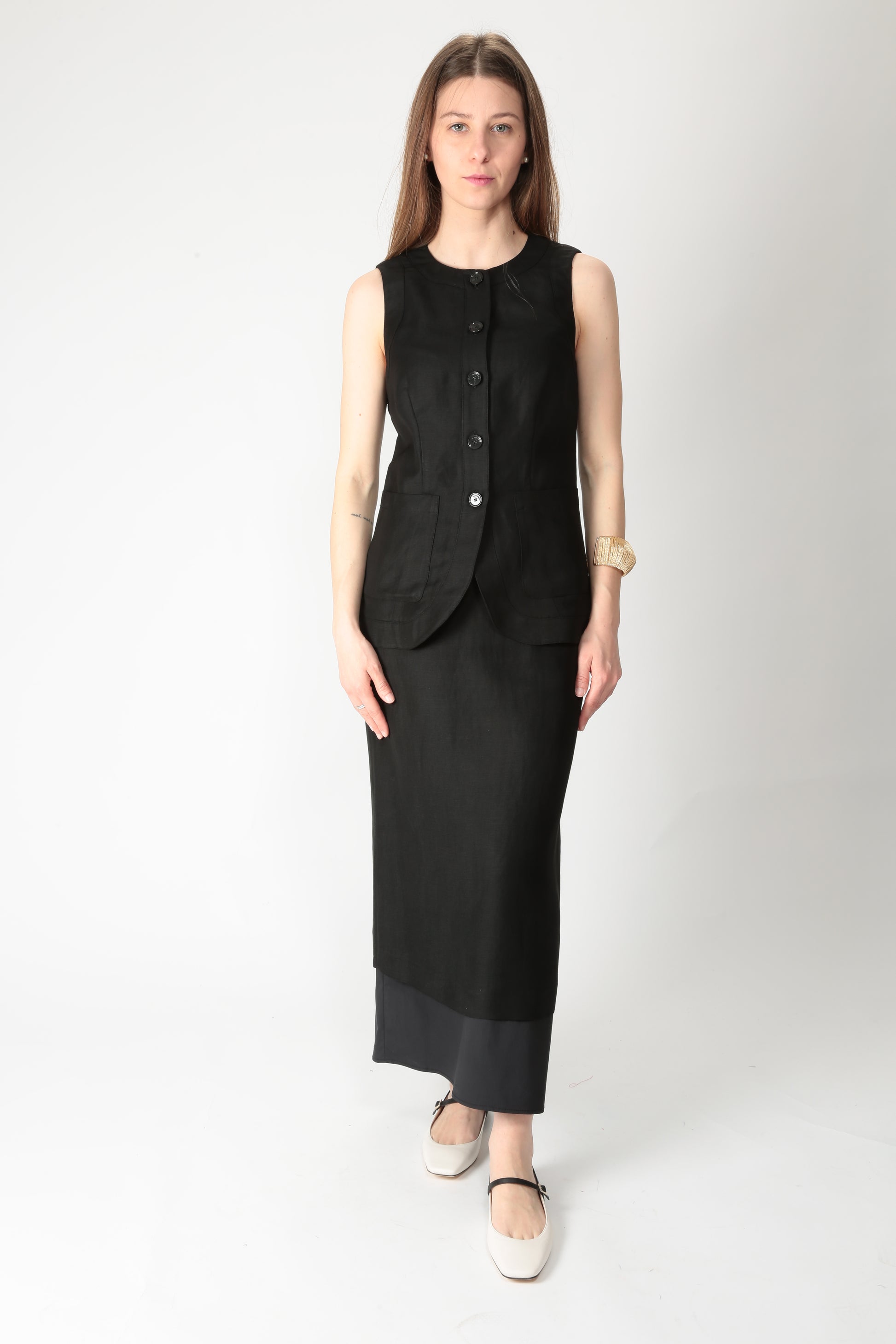 https://admin.shopify.com/store/gulieshop/products/15290035241309#:~:text=https%3A//www.gulieshop.it%20%E2%80%BA%20products%20%E2%80%BA%20l%2Dconti%2Dgilet%2Din%2Dviscosa%2De%2Dlino%2Df5sl81
