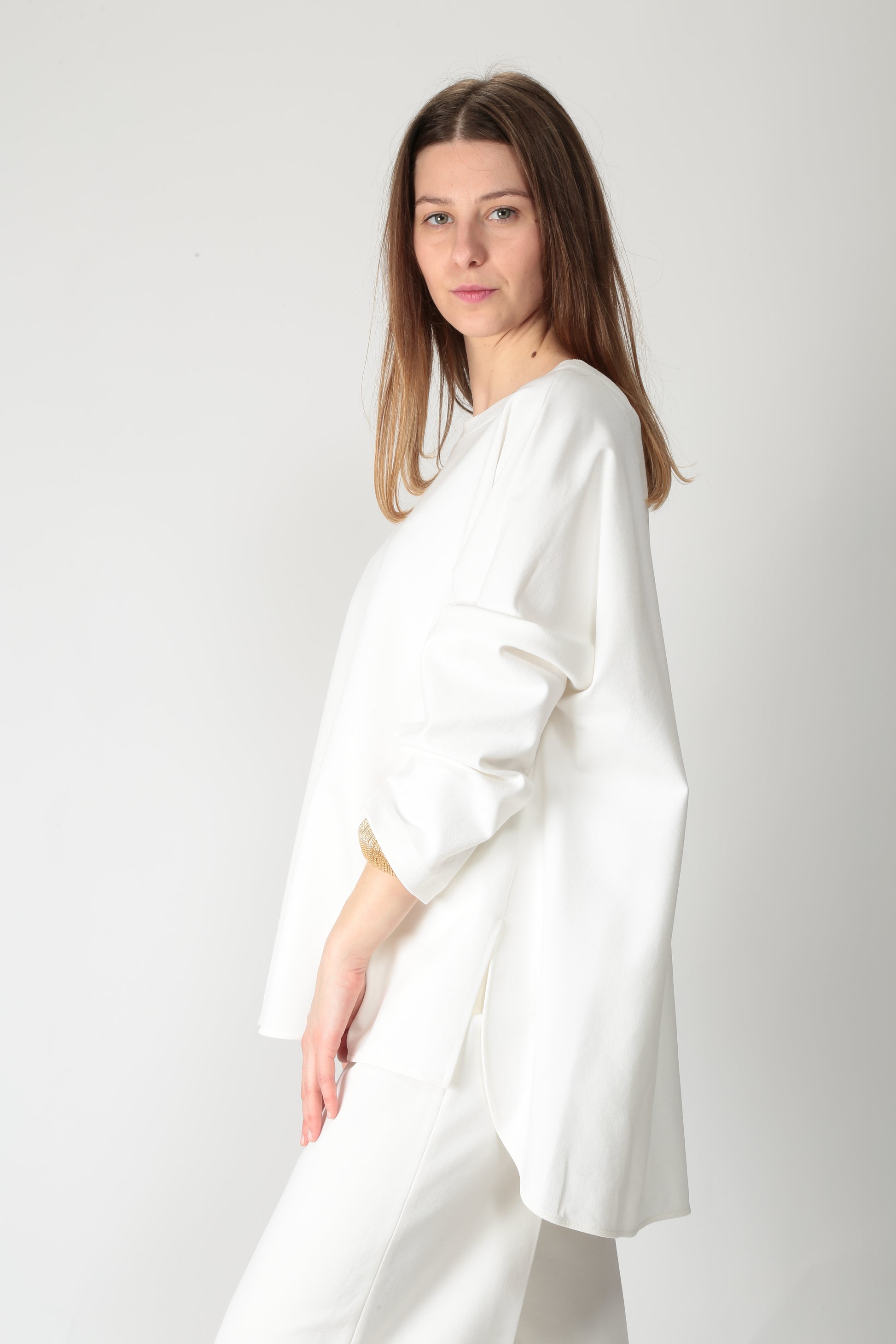 https://admin.shopify.com/store/gulieshop/products/15290025509213#:~:text=https%3A//www.gulieshop.it%20%E2%80%BA%20products%20%E2%80%BA%20l%2Dconti%2Dmaglia%2Din%2Dmisto%2Dviscosa%2Df5si10%2D1