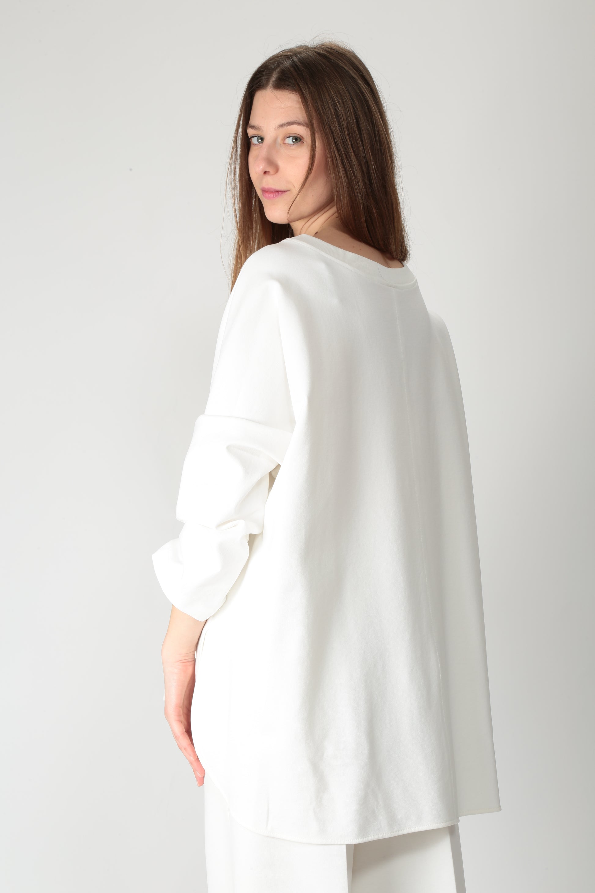 https://admin.shopify.com/store/gulieshop/products/15290025509213#:~:text=https%3A//www.gulieshop.it%20%E2%80%BA%20products%20%E2%80%BA%20l%2Dconti%2Dmaglia%2Din%2Dmisto%2Dviscosa%2Df5si10%2D1