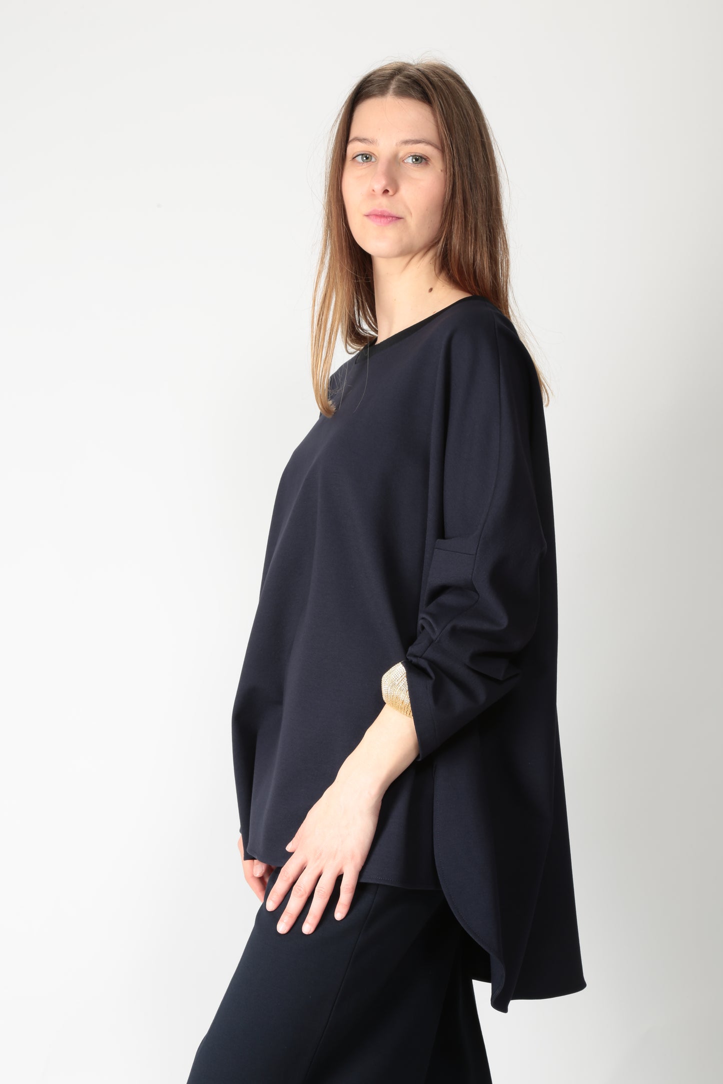 https://admin.shopify.com/store/gulieshop/products/15290025476445#:~:text=https%3A//www.gulieshop.it%20%E2%80%BA%20products%20%E2%80%BA%20l%2Dconti%2Dmaglia%2Din%2Dmisto%2Dviscosa%2Df5si10