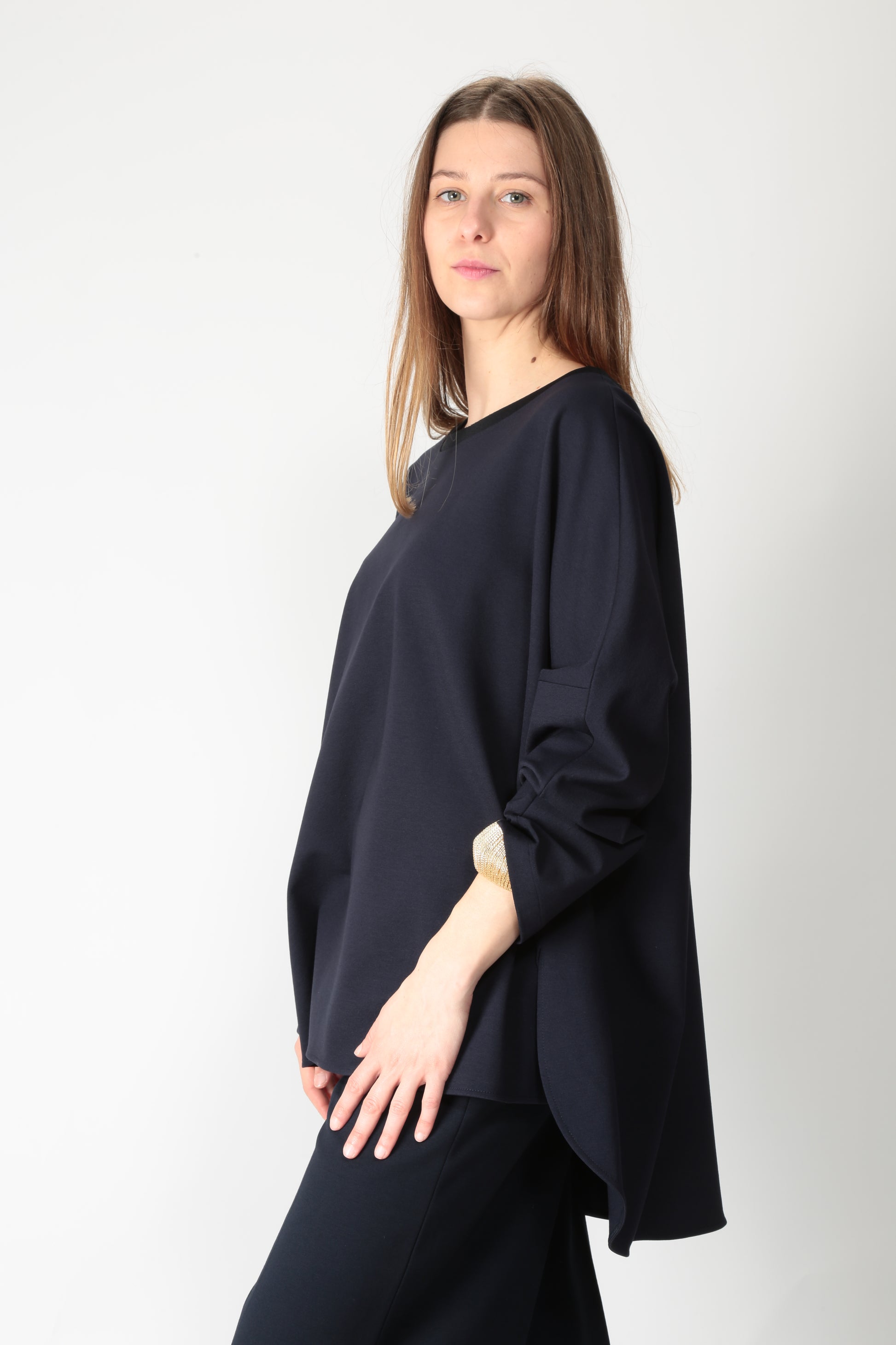 https://admin.shopify.com/store/gulieshop/products/15290025476445#:~:text=https%3A//www.gulieshop.it%20%E2%80%BA%20products%20%E2%80%BA%20l%2Dconti%2Dmaglia%2Din%2Dmisto%2Dviscosa%2Df5si10