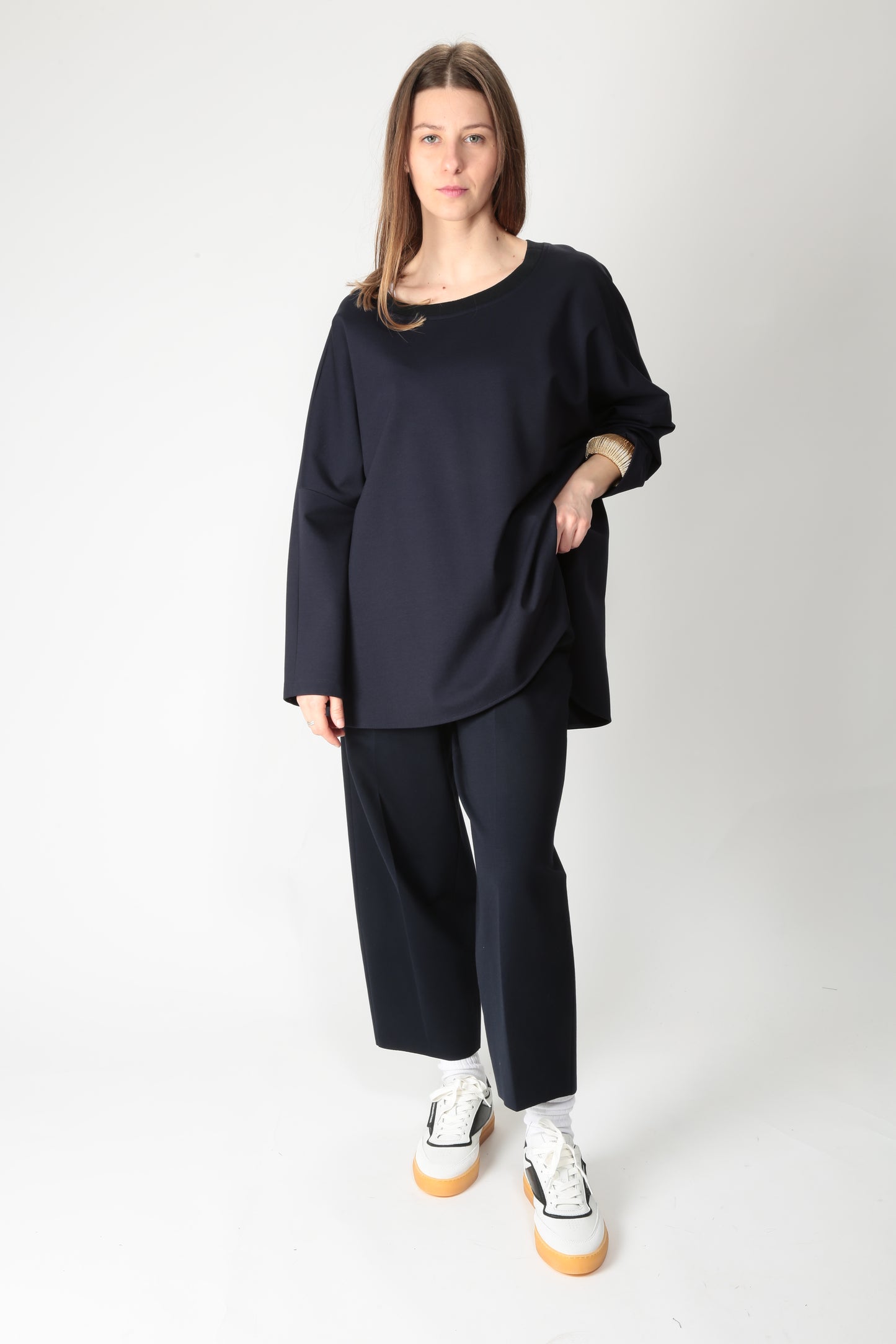 https://admin.shopify.com/store/gulieshop/products/15290025476445#:~:text=https%3A//www.gulieshop.it%20%E2%80%BA%20products%20%E2%80%BA%20l%2Dconti%2Dmaglia%2Din%2Dmisto%2Dviscosa%2Df5si10