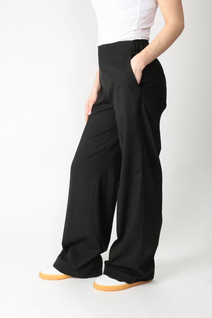 https://admin.shopify.com/store/gulieshop/products/15290034520413#:~:text=https%3A//www.gulieshop.it%20%E2%80%BA%20products%20%E2%80%BA%20l%2Dconti%2Dpantalone%2Din%2Dfresco%2Ddi%2Dlana%2Df5sn84
