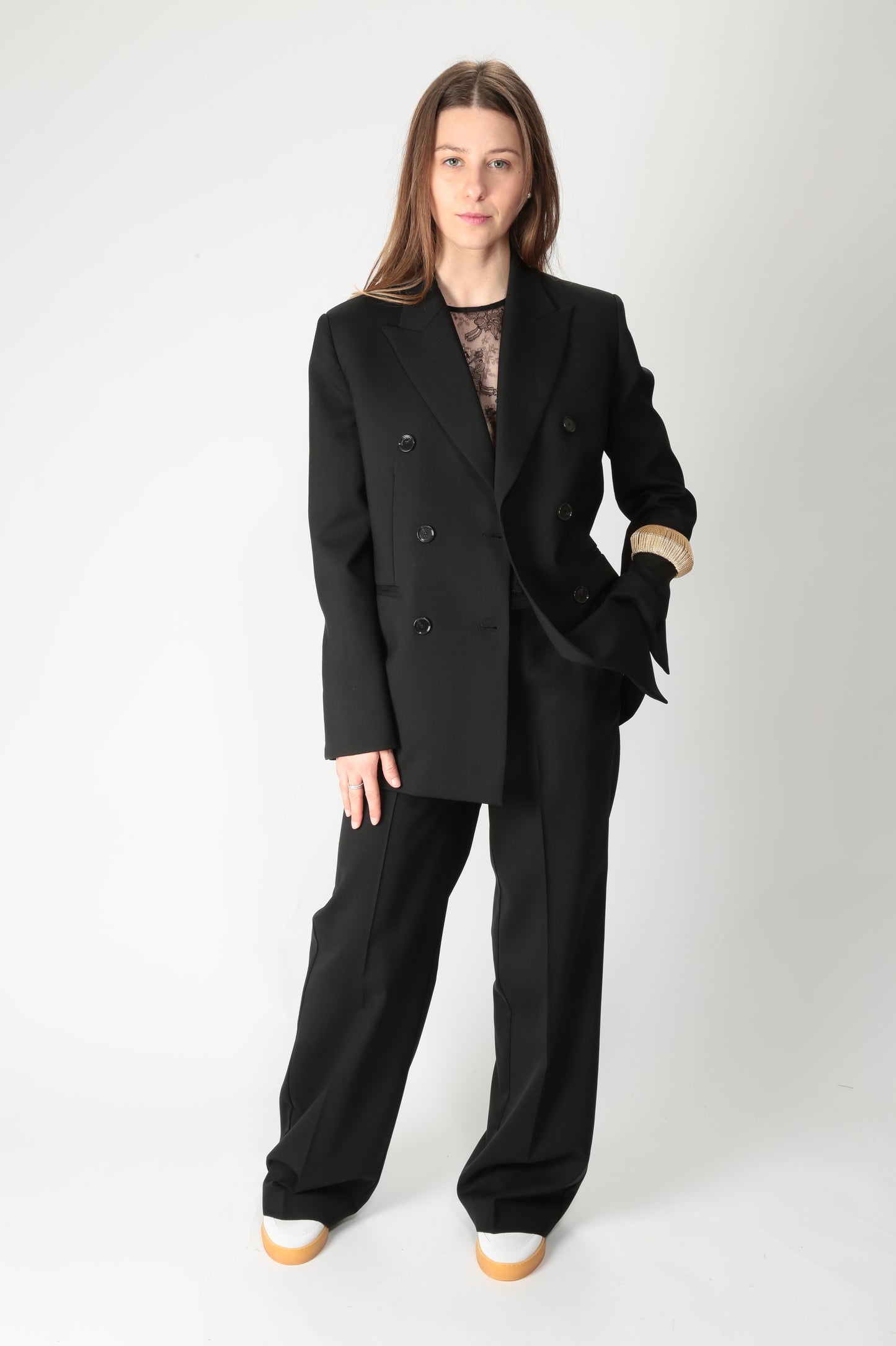 https://admin.shopify.com/store/gulieshop/products/15290034454877#:~:text=https%3A//www.gulieshop.it%20%E2%80%BA%20products%20%E2%80%BA%20l%2Dconti%2Dgiacca%2Ddoppiopetto%2Din%2Dfresco%2Ddi%2Dlana%2Df5sn90