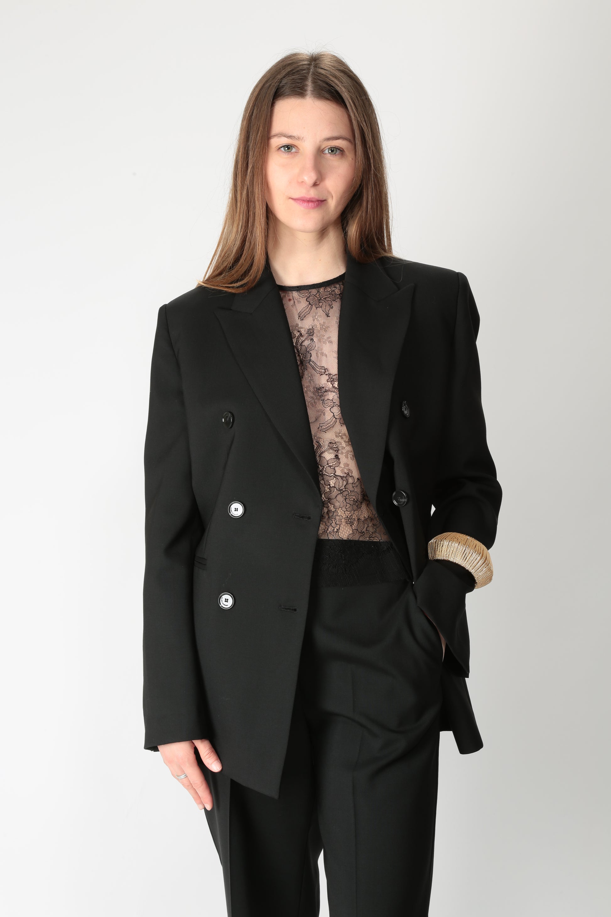 https://admin.shopify.com/store/gulieshop/products/15290034454877#:~:text=https%3A//www.gulieshop.it%20%E2%80%BA%20products%20%E2%80%BA%20l%2Dconti%2Dgiacca%2Ddoppiopetto%2Din%2Dfresco%2Ddi%2Dlana%2Df5sn90