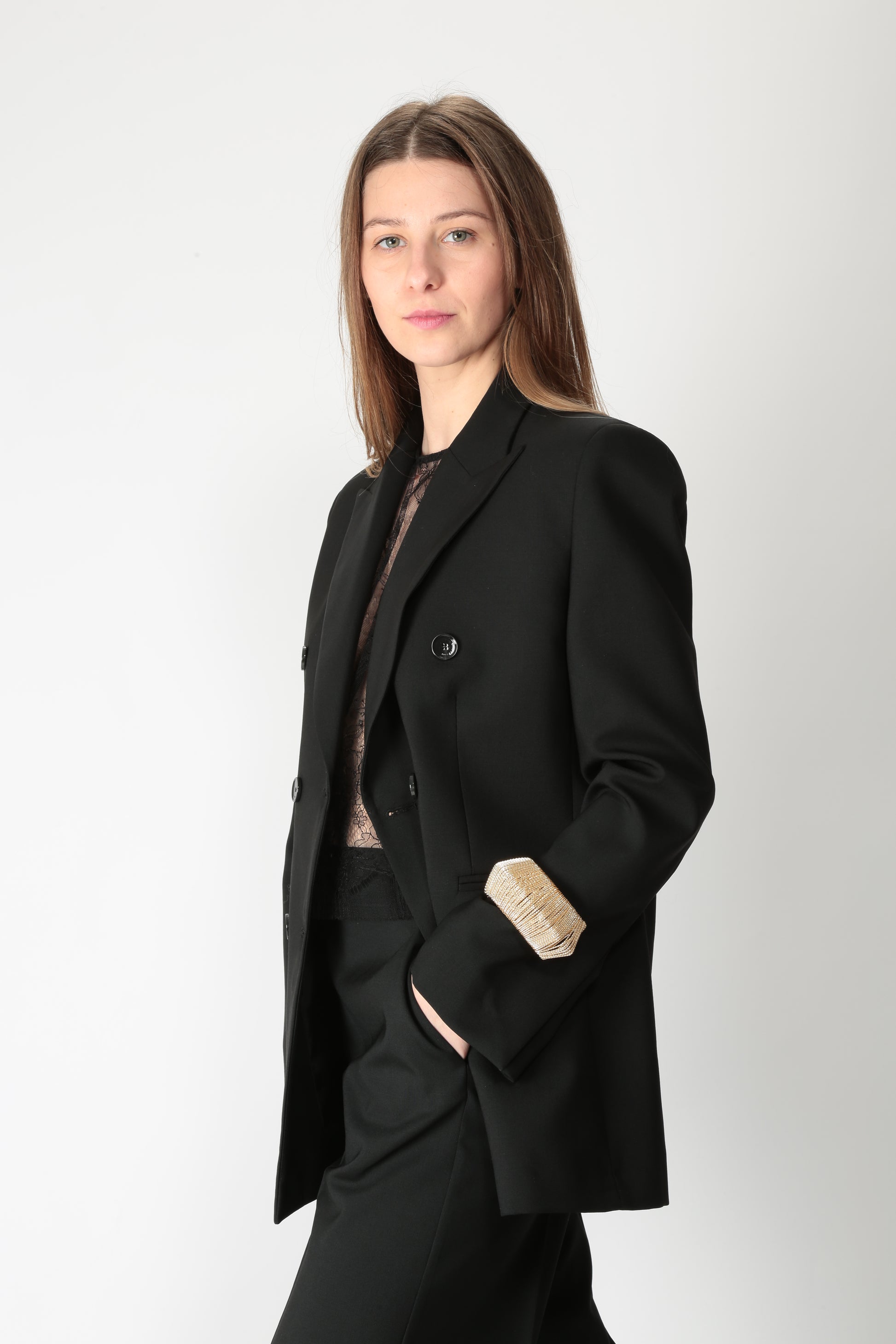 https://admin.shopify.com/store/gulieshop/products/15290034454877#:~:text=https%3A//www.gulieshop.it%20%E2%80%BA%20products%20%E2%80%BA%20l%2Dconti%2Dgiacca%2Ddoppiopetto%2Din%2Dfresco%2Ddi%2Dlana%2Df5sn90