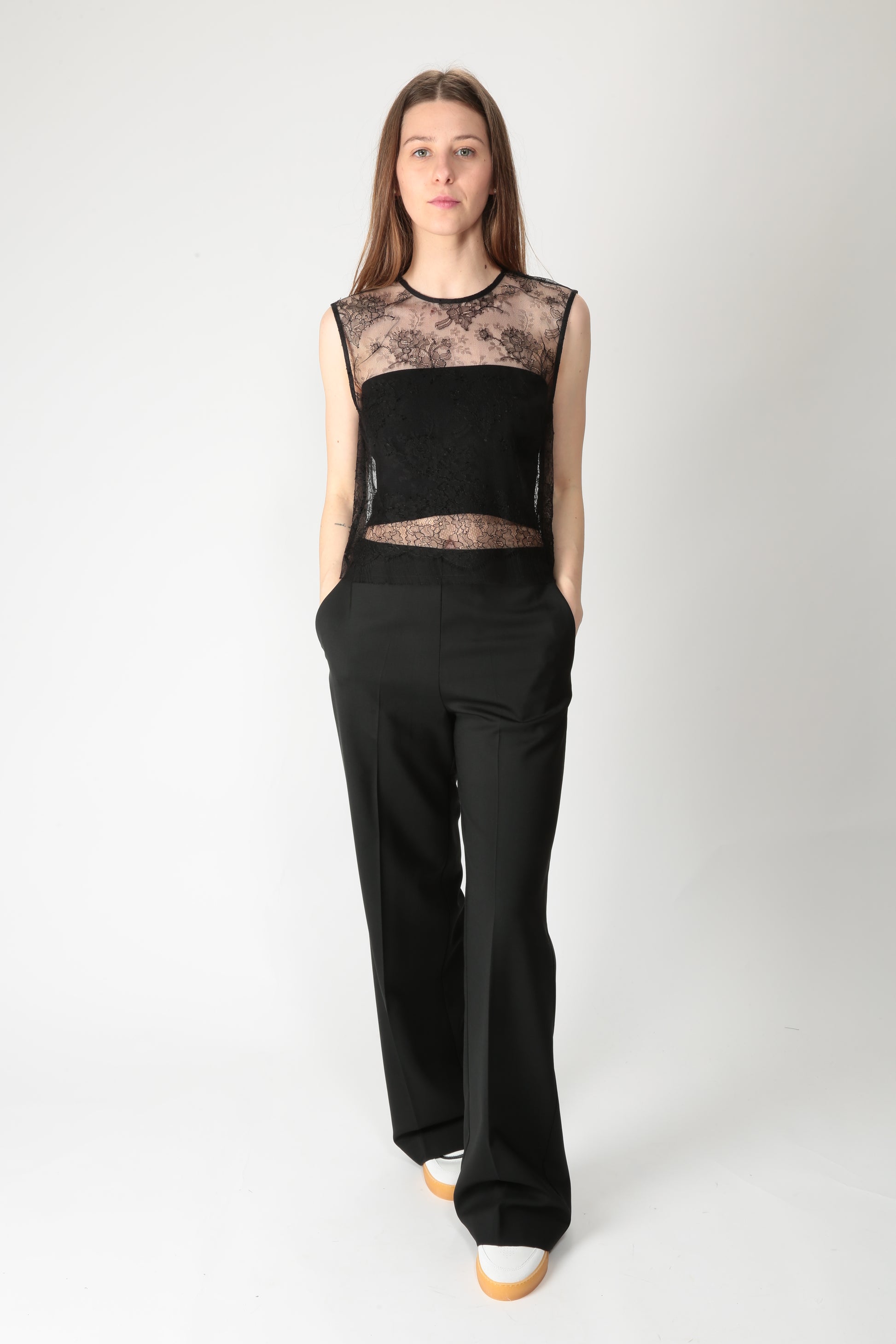 https://admin.shopify.com/store/gulieshop/products/15290025378141#:~:text=https%3A//www.gulieshop.it%20%E2%80%BA%20products%20%E2%80%BA%20l%2Dconti%2Dtop%2Din%2Dpizzo%2Dl5sh82%2Dfanny