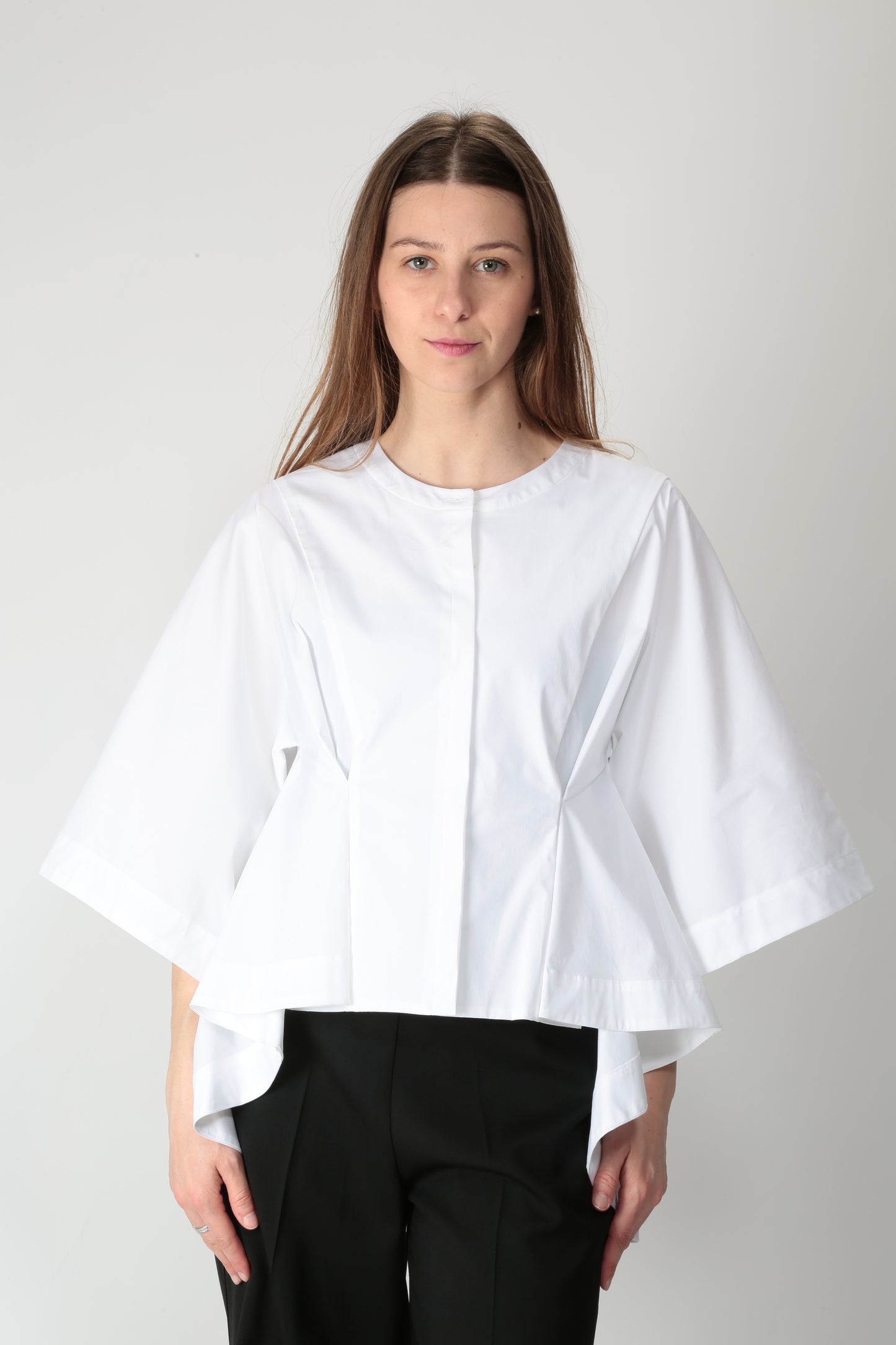 https://admin.shopify.com/store/gulieshop/products/15290035208541#:~:text=https%3A//www.gulieshop.it%20%E2%80%BA%20products%20%E2%80%BA%20l%2Dconti%2Dcamicia%2Dgirocollo%2Df5sk13