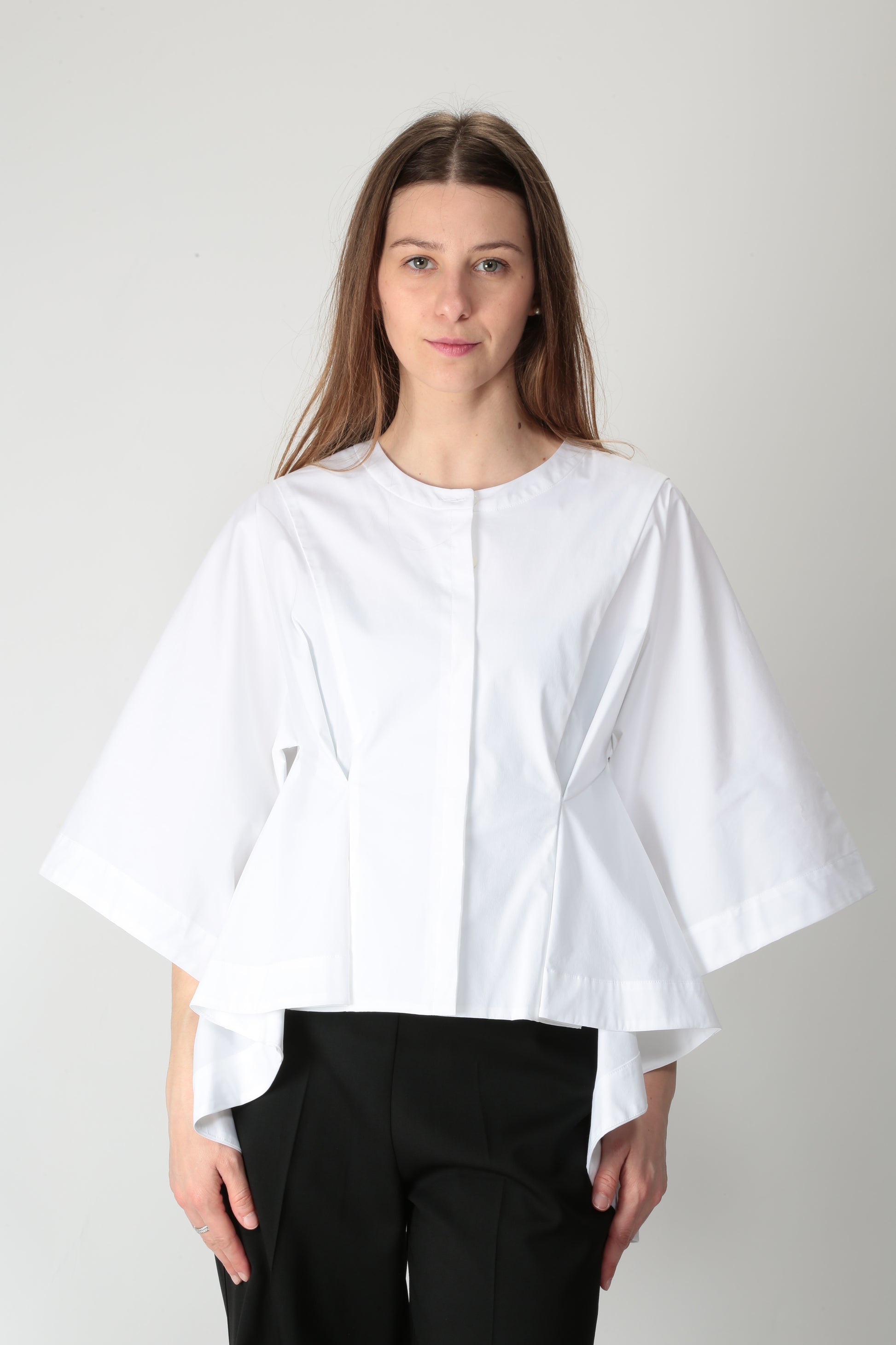 https://admin.shopify.com/store/gulieshop/products/15290035208541#:~:text=https%3A//www.gulieshop.it%20%E2%80%BA%20products%20%E2%80%BA%20l%2Dconti%2Dcamicia%2Dgirocollo%2Df5sk13