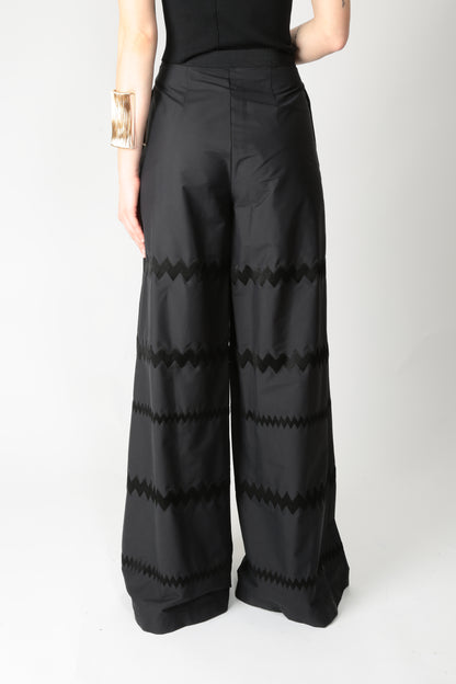 https://admin.shopify.com/store/gulieshop/products/15290035110237#:~:text=https%3A//www.gulieshop.it%20%E2%80%BA%20products%20%E2%80%BA%20l%2Dconti%2Dpantalone%2Dcon%2Dricamo%2Df5sk98