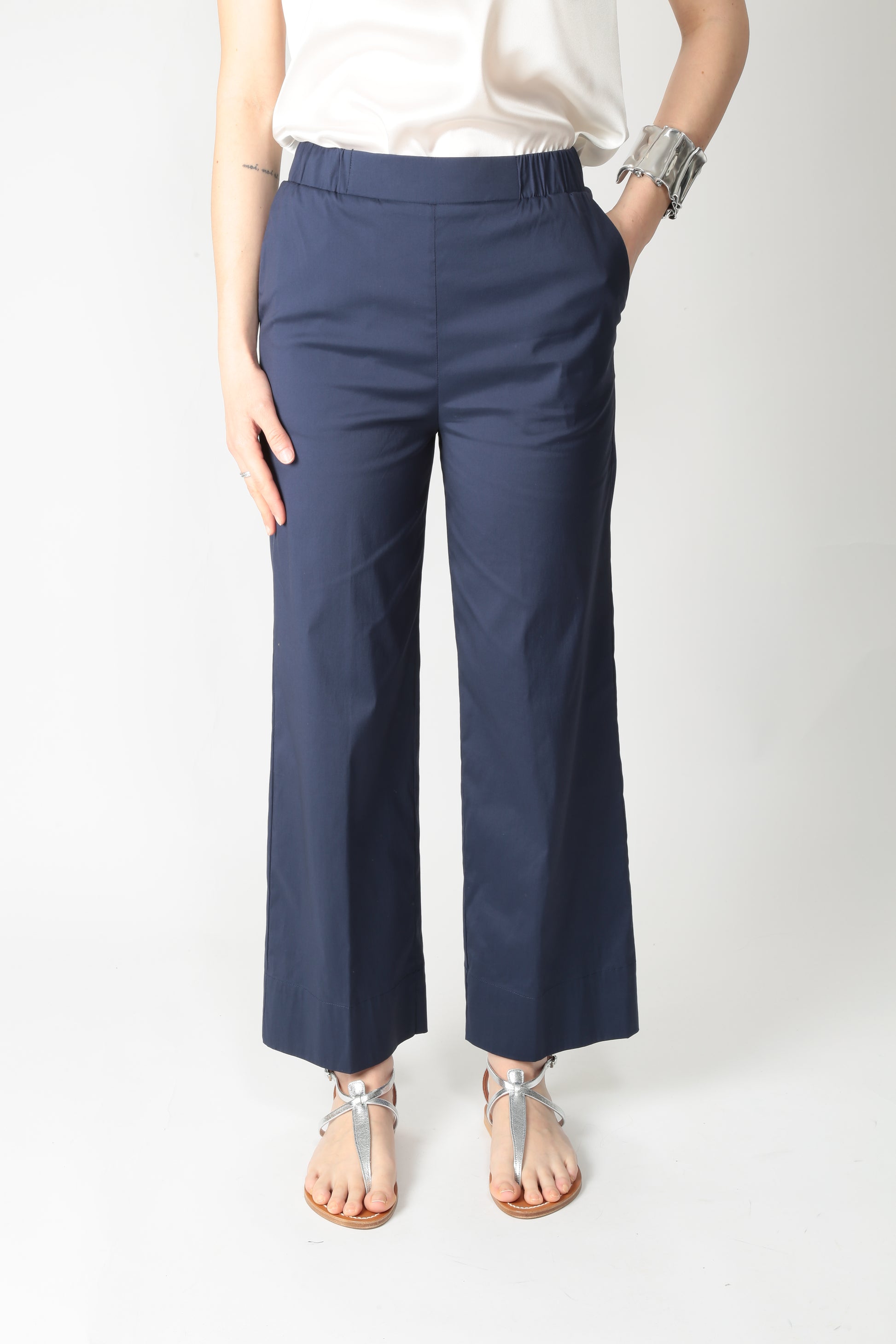 https://admin.shopify.com/store/gulieshop/products/15318340895069#:~:text=https%3A//www.gulieshop.it%20%E2%80%BA%20products%20%E2%80%BA%20maida%2Dmila%2Dpantalone%2Din%2Dpopeline%2D251m1175