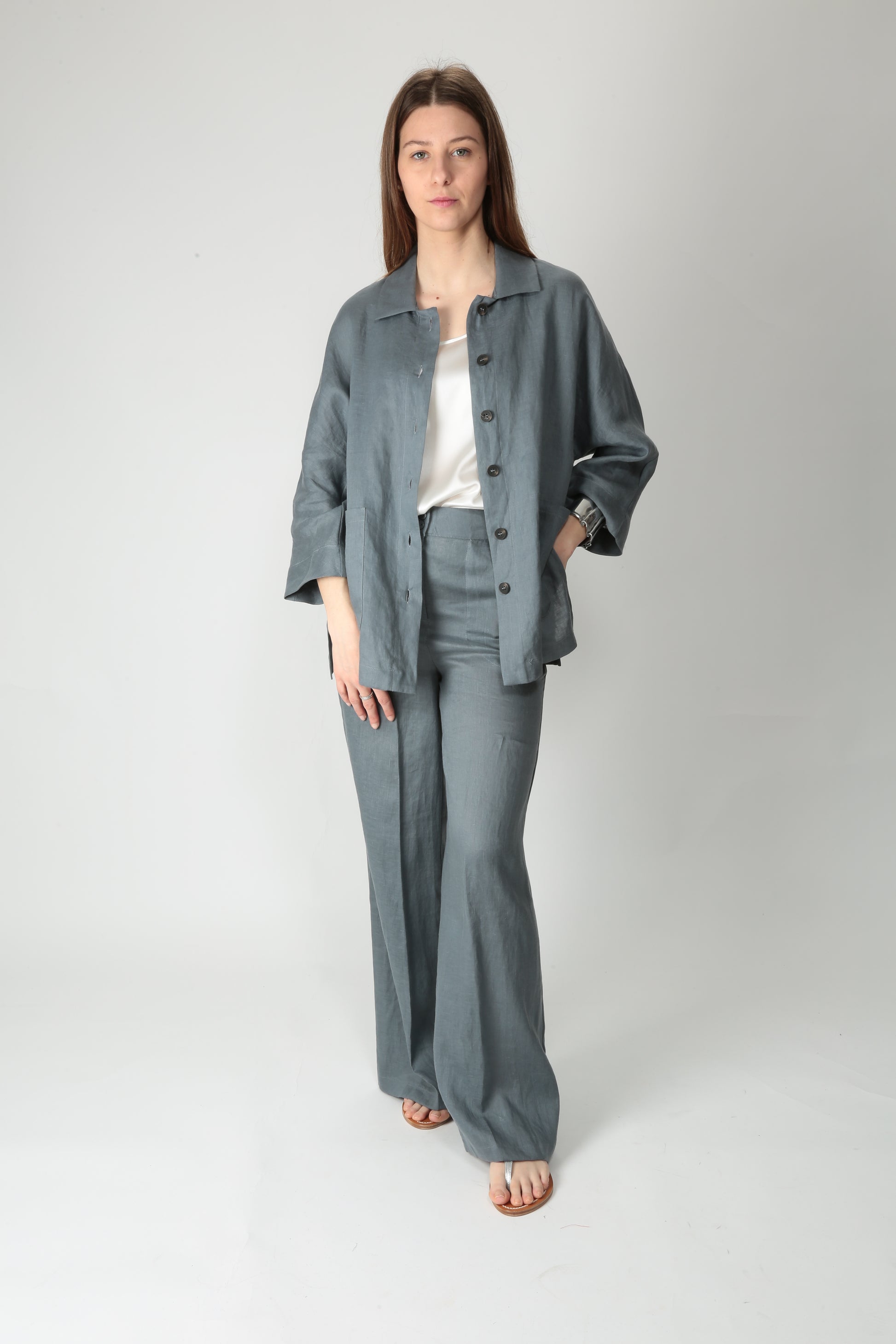 https://admin.shopify.com/store/gulieshop/products/15318341255517#:~:text=https%3A//www.gulieshop.it%20%E2%80%BA%20products%20%E2%80%BA%20maida%2Dmila%2Dcamicia%2Din%2Dlino%2D251m1303