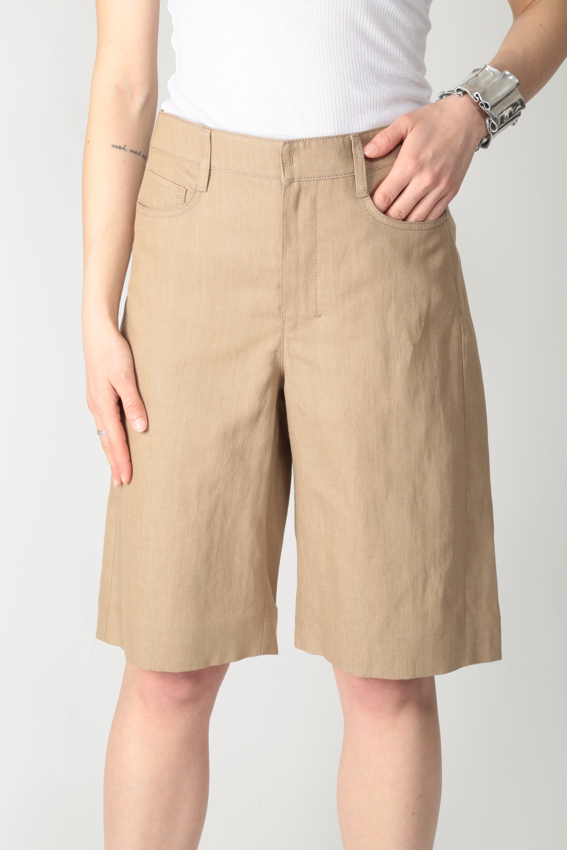 https://admin.shopify.com/store/gulieshop/products/15308849709405#:~:text=https%3A//www.gulieshop.it%20%E2%80%BA%20products%20%E2%80%BA%20s%2Dmaxmara%2Dbermuda%2Din%2Dcotone%2De%2Dlino%2Deric