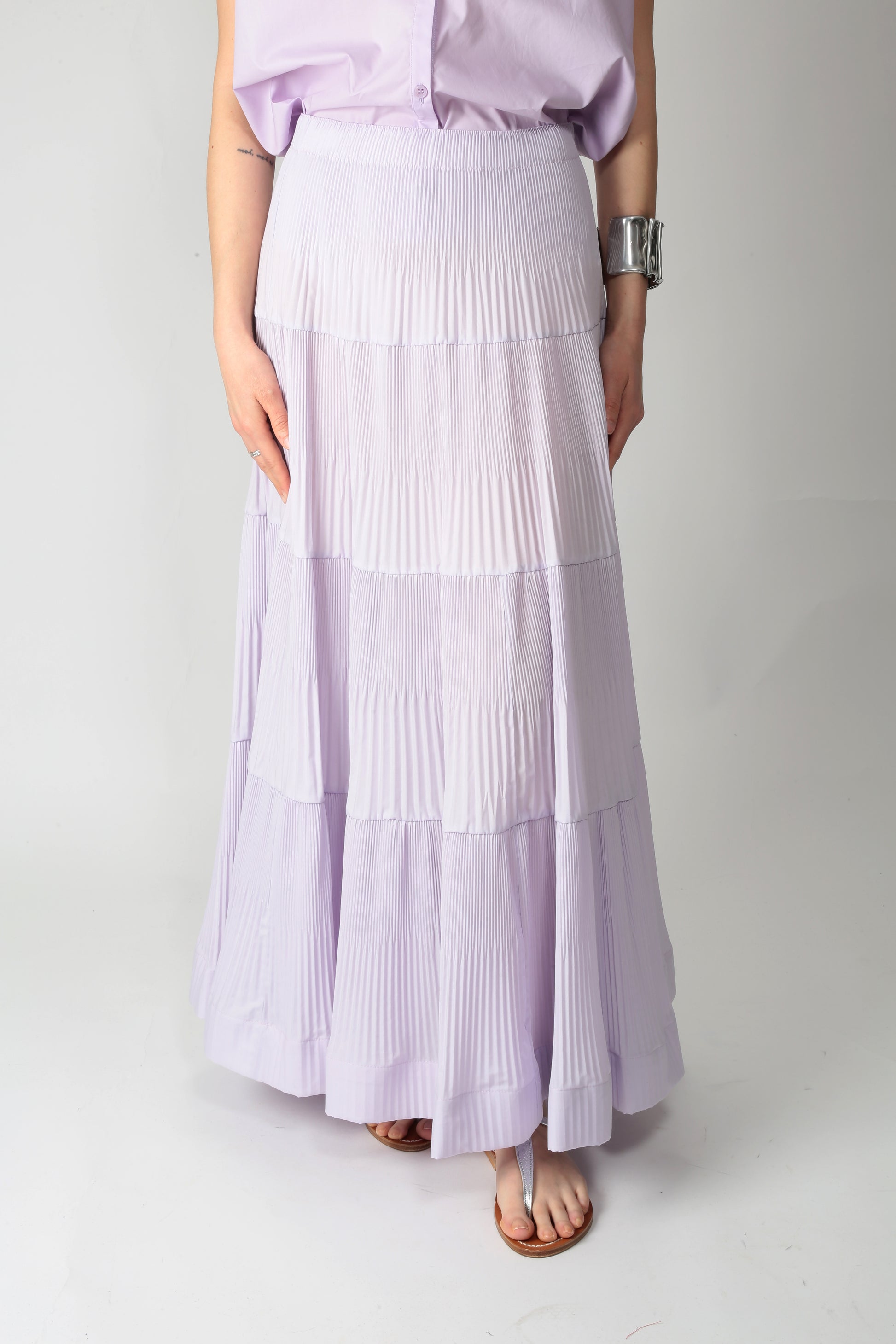 https://admin.shopify.com/store/gulieshop/products/15318316319069#:~:text=https%3A//www.gulieshop.it%20%E2%80%BA%20products%20%E2%80%BA%20meimeij%2Dgonna%2Dplisse%2Dampia%2Dm5el03