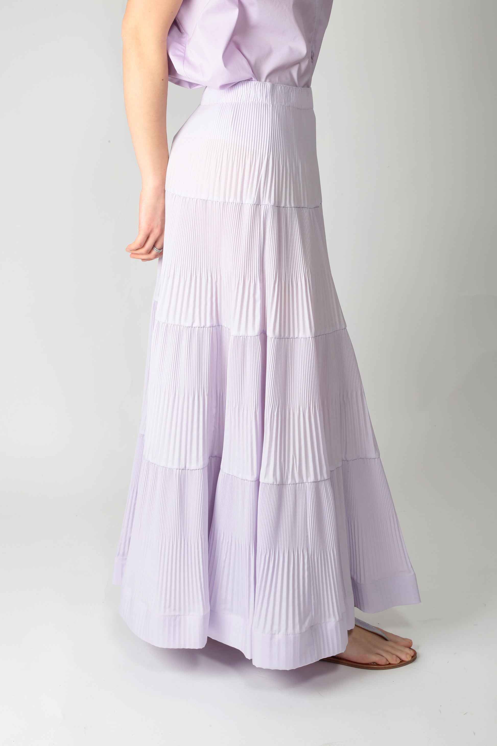 https://admin.shopify.com/store/gulieshop/products/15318316319069#:~:text=https%3A//www.gulieshop.it%20%E2%80%BA%20products%20%E2%80%BA%20meimeij%2Dgonna%2Dplisse%2Dampia%2Dm5el03