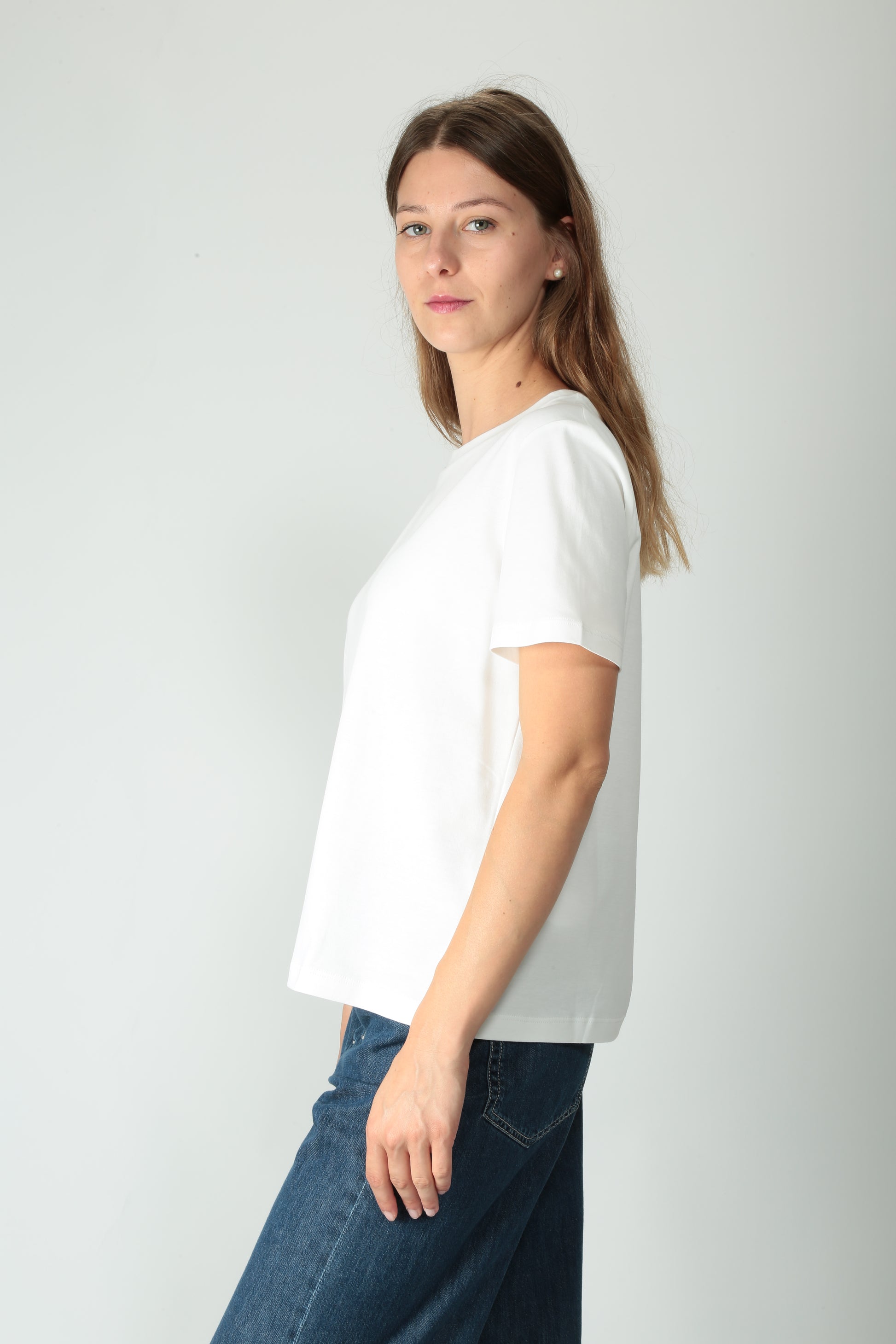 https://admin.shopify.com/store/gulieshop/products/15526145491293#:~:text=https%3A//www.gulieshop.it%20%E2%80%BA%20products%20%E2%80%BA%20s%2Dmaxmara%2Dt%2Dshirt%2Din%2Dcotone%2Dgemma