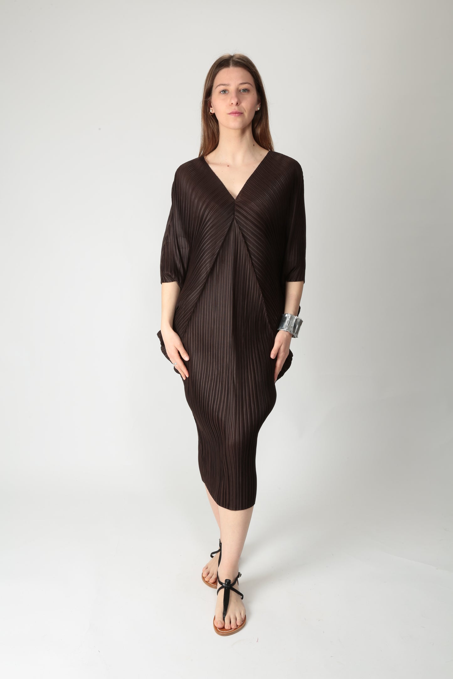 https://admin.shopify.com/store/gulieshop/products/15318317203805#:~:text=https%3A//www.gulieshop.it%20%E2%80%BA%20products%20%E2%80%BA%20meimeij%2Dabito%2Dlungo%2Dplisse%2Dm5ey10