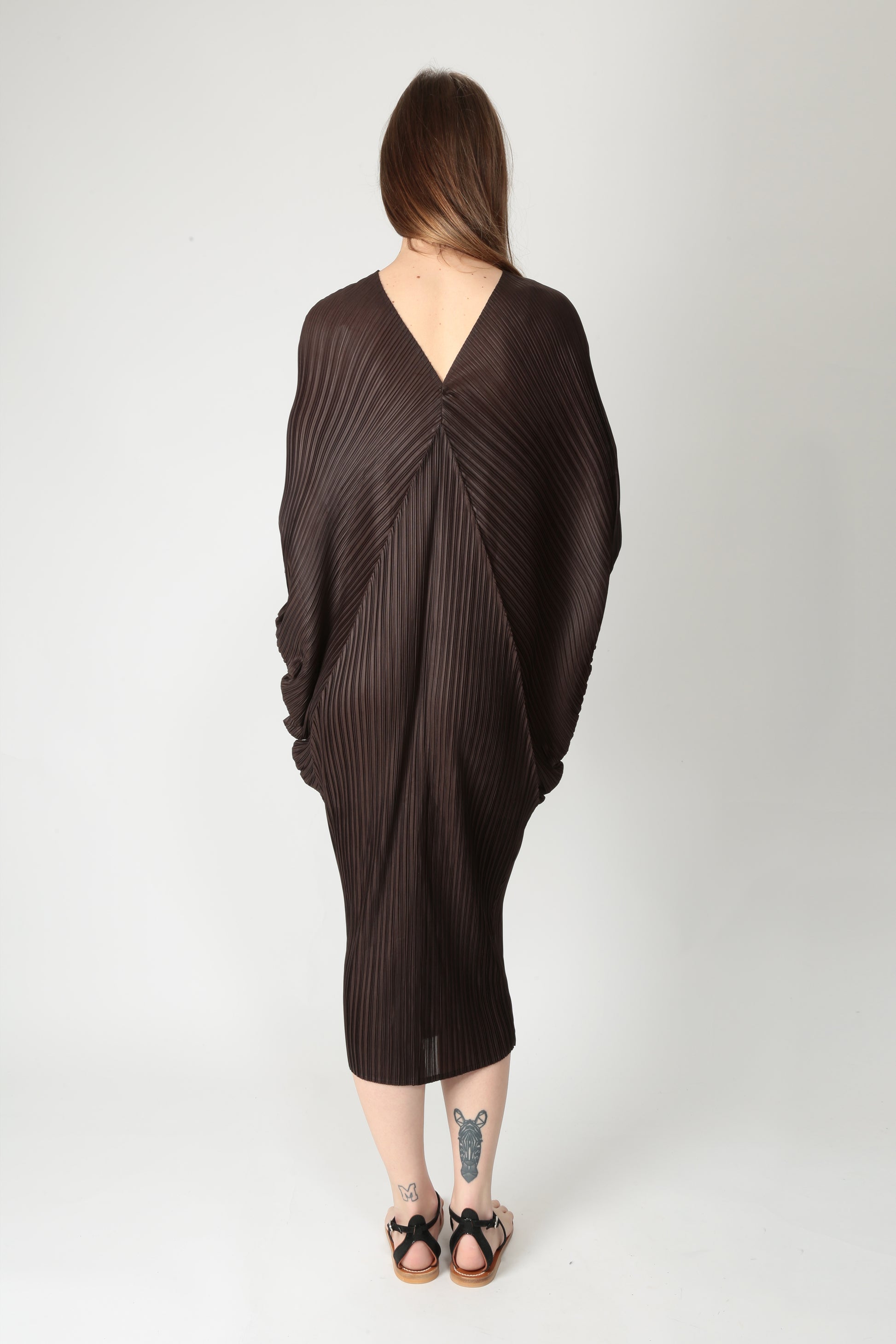 https://admin.shopify.com/store/gulieshop/products/15318317203805#:~:text=https%3A//www.gulieshop.it%20%E2%80%BA%20products%20%E2%80%BA%20meimeij%2Dabito%2Dlungo%2Dplisse%2Dm5ey10
