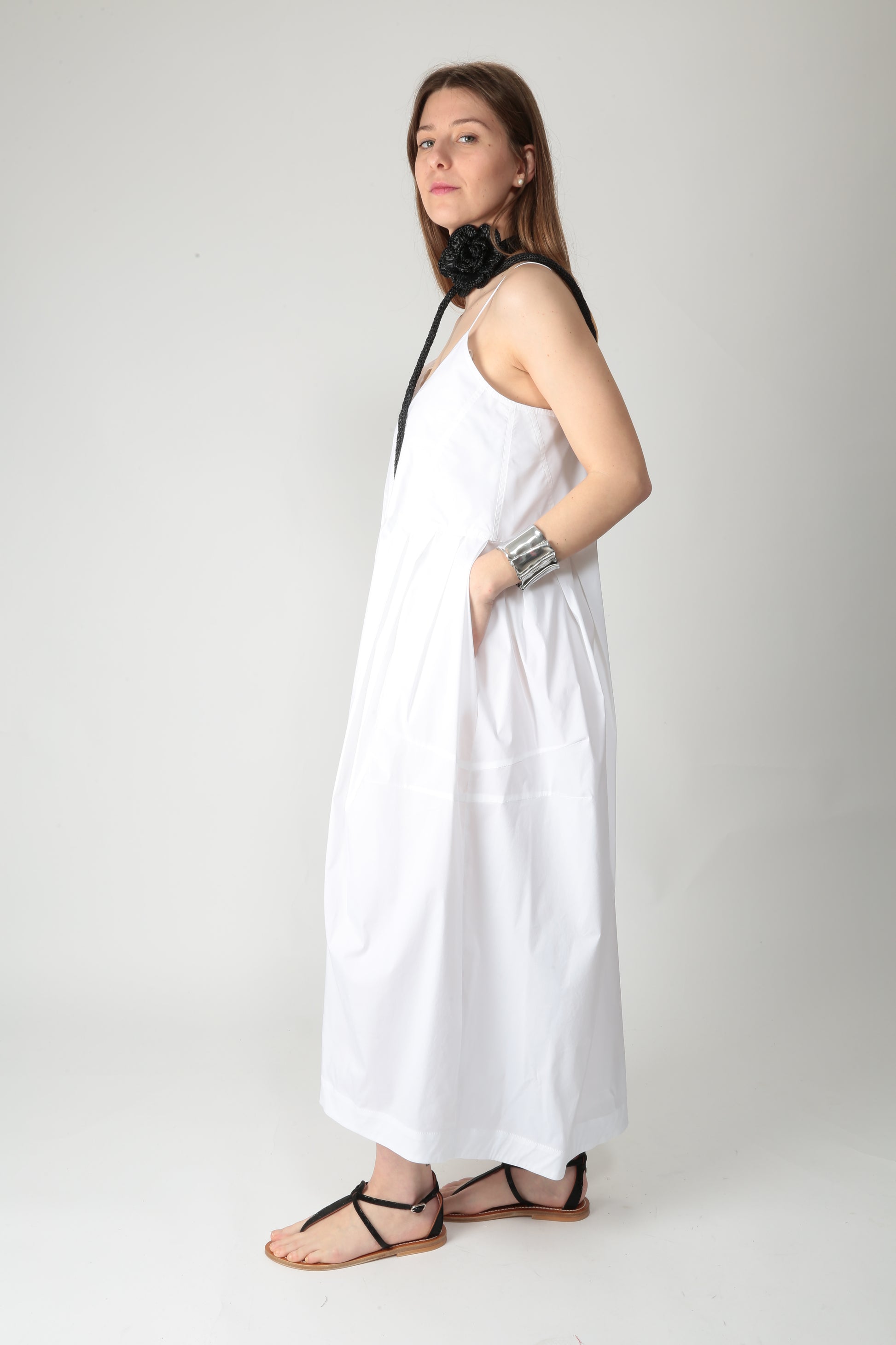 https://admin.shopify.com/store/gulieshop/products/15290034946397#:~:text=https%3A//www.gulieshop.it%20%E2%80%BA%20products%20%E2%80%BA%20l%2Dconti%2Dabito%2Dlungo%2Din%2Dcotone%2Desme%2Dl5sk22