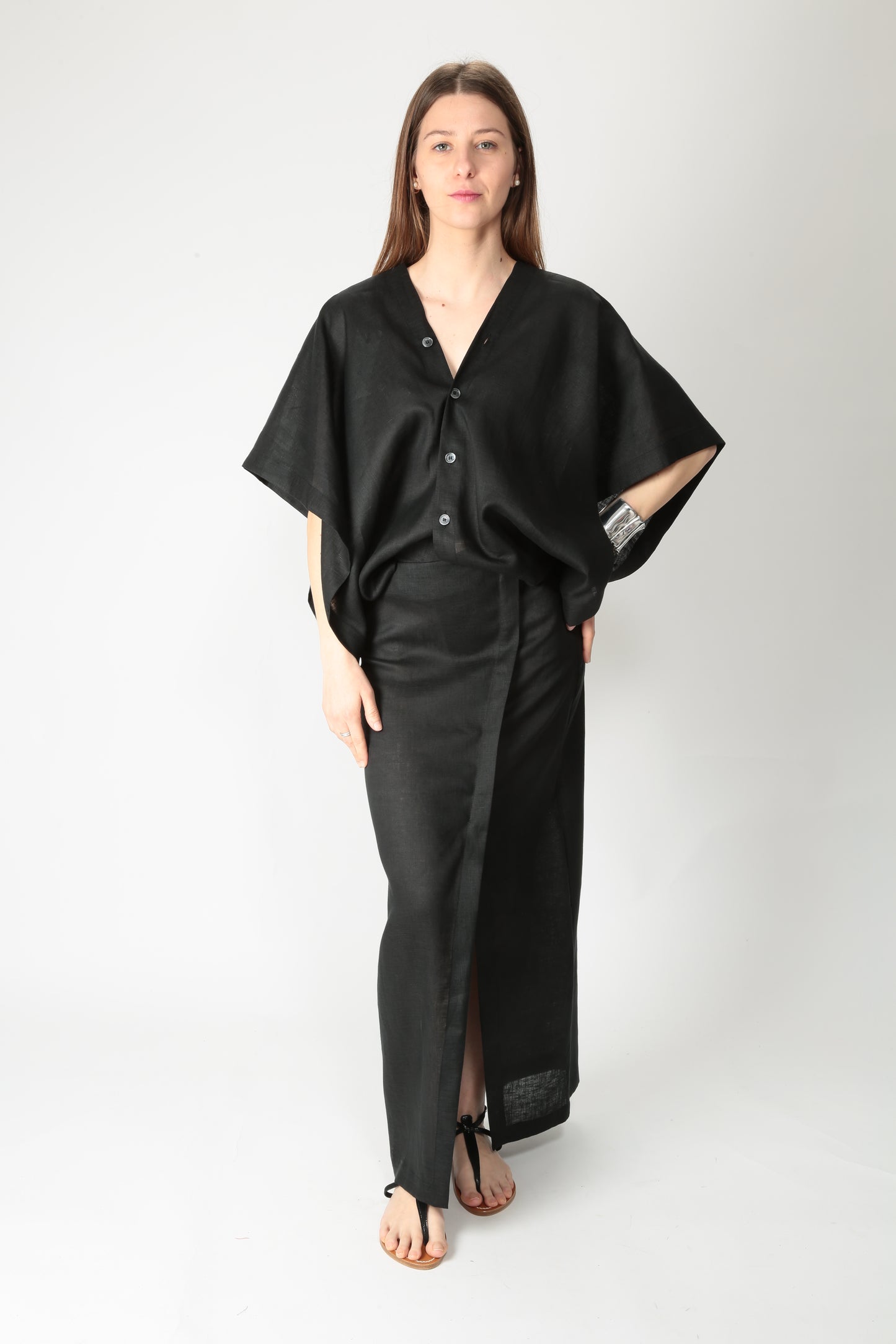 https://admin.shopify.com/store/gulieshop/products/15290034848093#:~:text=https%3A//www.gulieshop.it%20%E2%80%BA%20products%20%E2%80%BA%20l%2Dconti%2Dcamicia%2Din%2Dlino%2Dalexia%2Dl5sl08