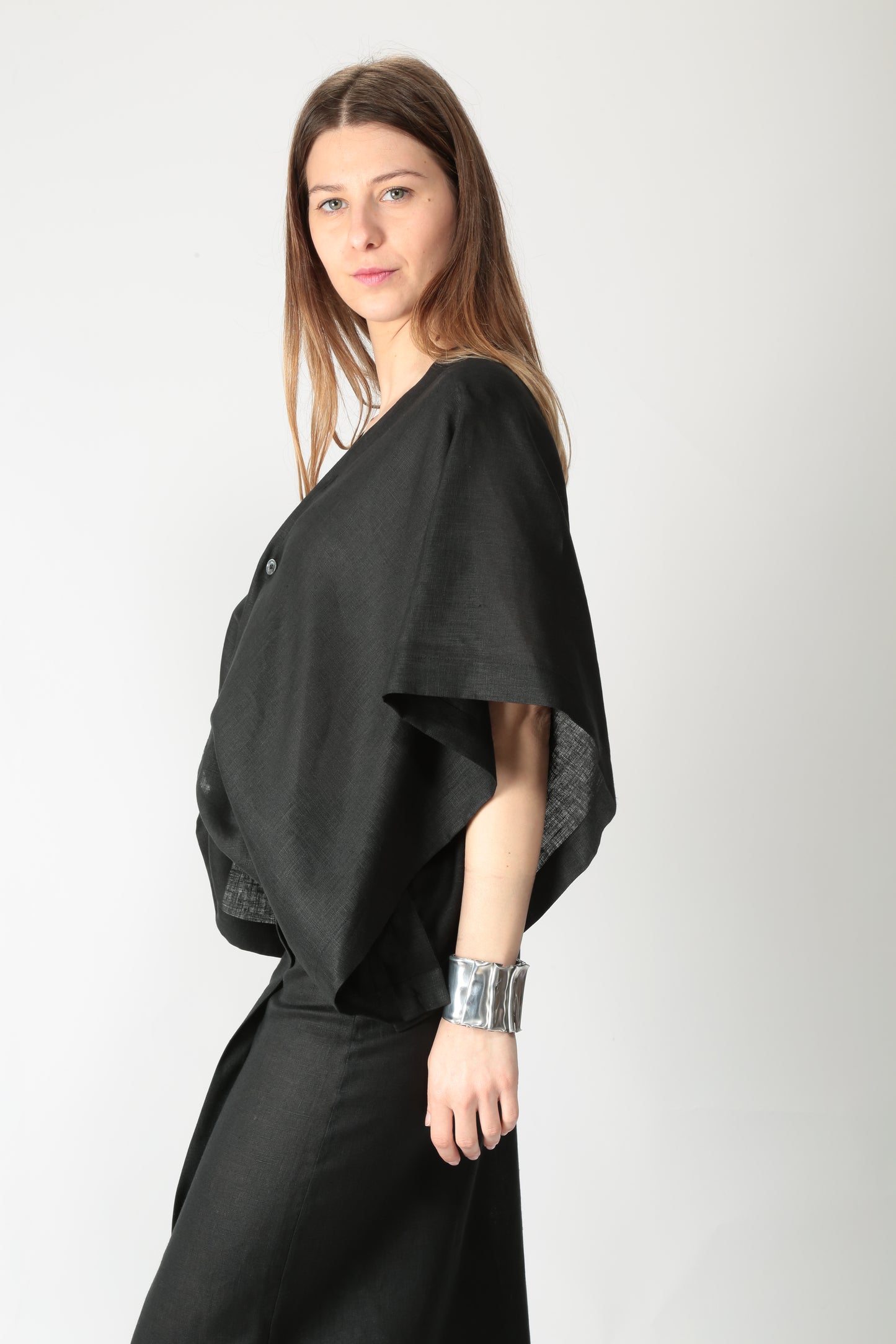 https://admin.shopify.com/store/gulieshop/products/15290034848093#:~:text=https%3A//www.gulieshop.it%20%E2%80%BA%20products%20%E2%80%BA%20l%2Dconti%2Dcamicia%2Din%2Dlino%2Dalexia%2Dl5sl08