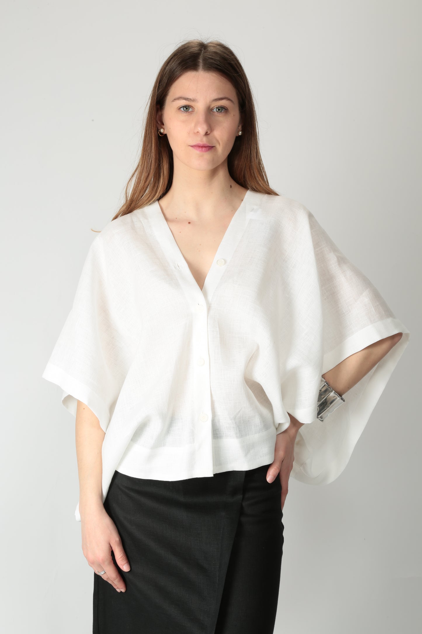 https://admin.shopify.com/store/gulieshop/products/15290034880861#:~:text=https%3A//www.gulieshop.it%20%E2%80%BA%20products%20%E2%80%BA%20l%2Dconti%2Dcamicia%2Din%2Dlino%2Dalexia%2Dl5sl08%2D1